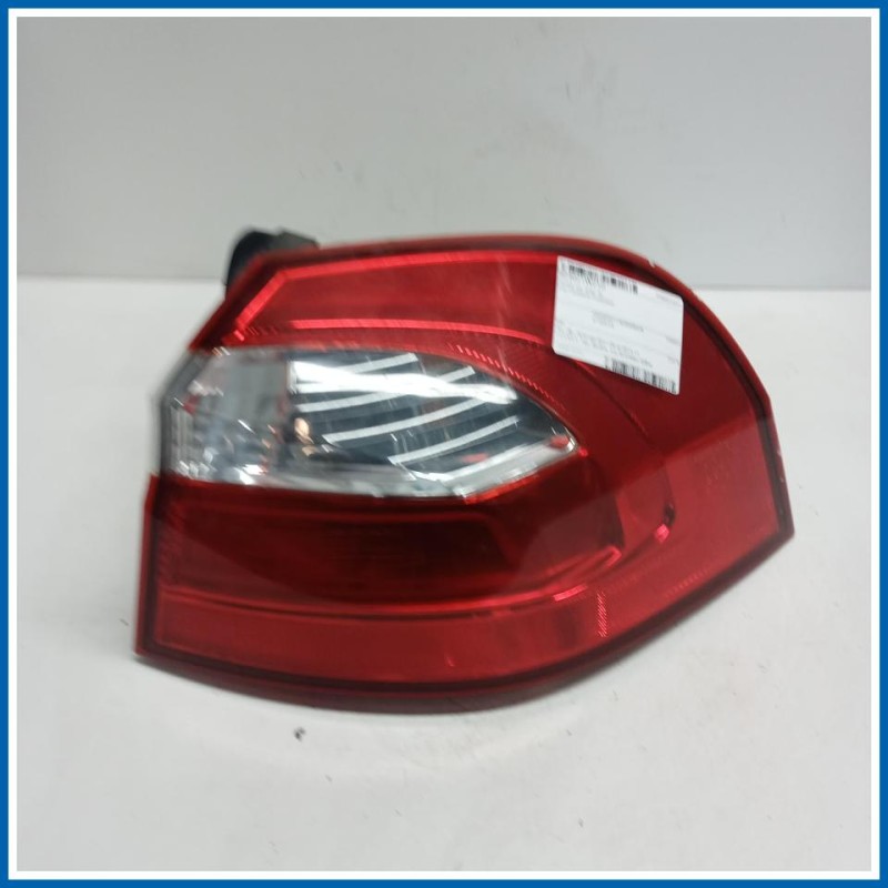 Fanale est. post. dx. KIA Rio III