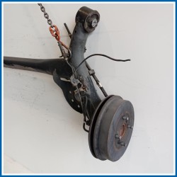 Assale post. TOYOTA Yaris IV