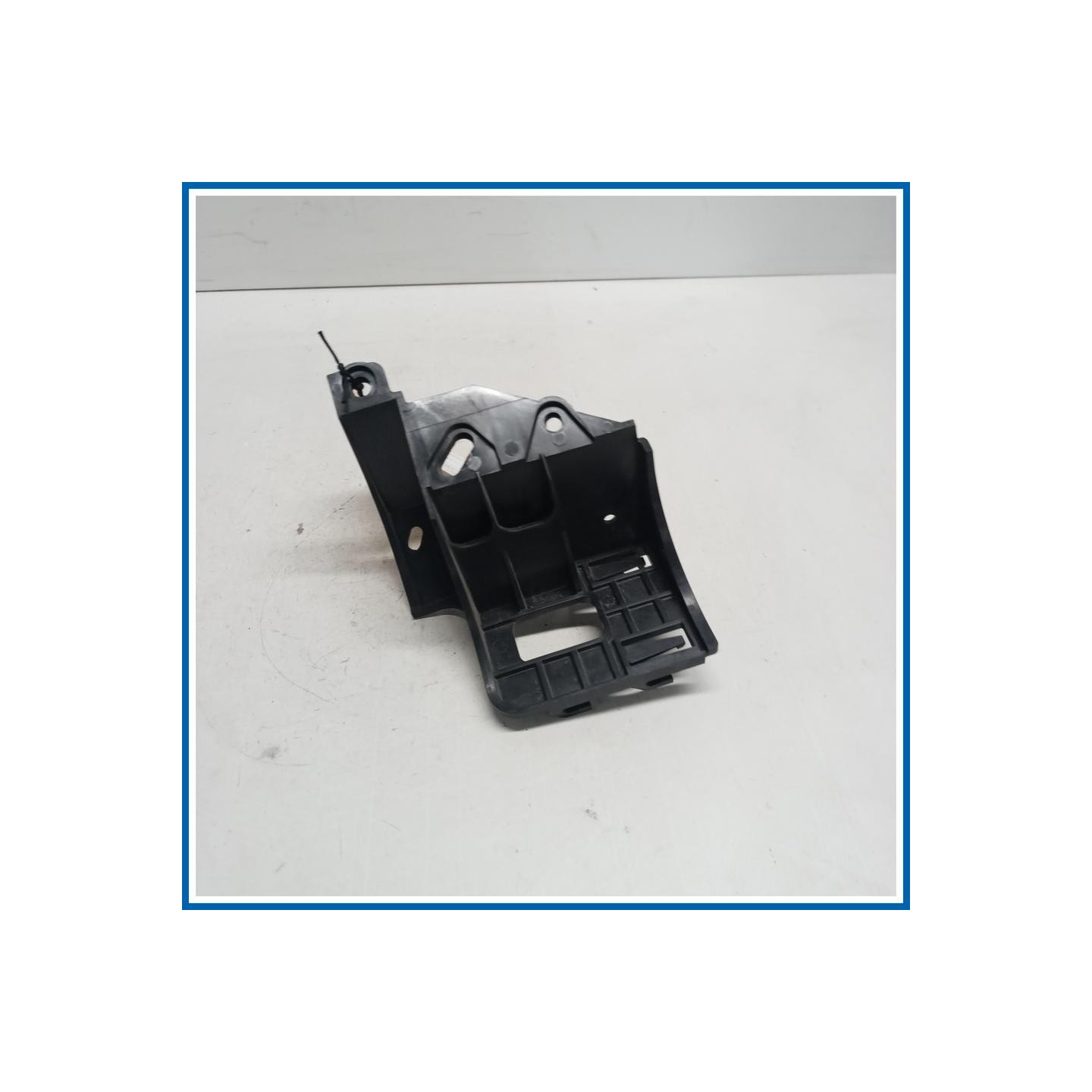 STAFFA SUPPORTO DEL MODULO DI CONTROLLO DEL PUNTO CIECO DX FORD Mustang Mach-E