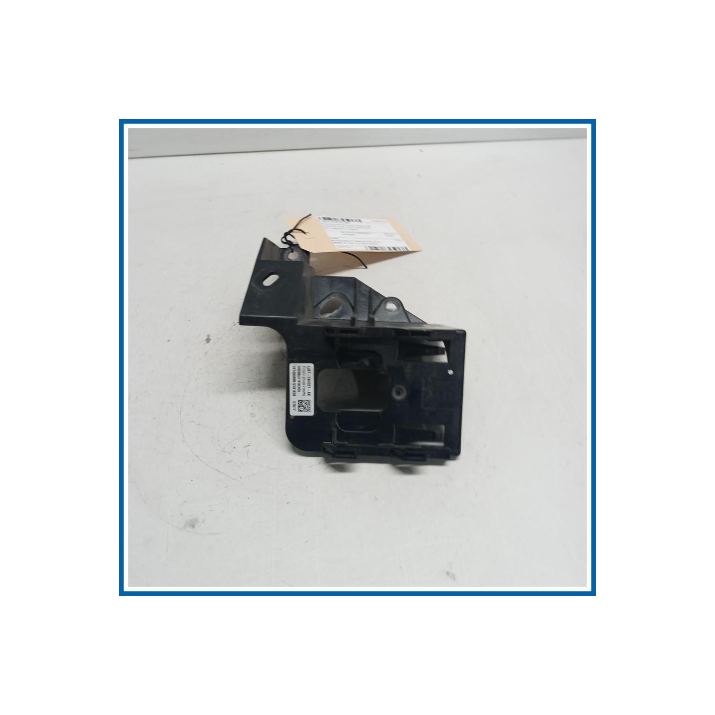 STAFFA SUPPORTO DEL MODULODI CONTROLLODEL PUNTO CIECO SX  FORD Mustang Mach-E
