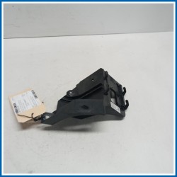 STAFFA SUPPORTO DEL MODULODI CONTROLLODEL PUNTO CIECO SX  FORD Mustang Mach-E