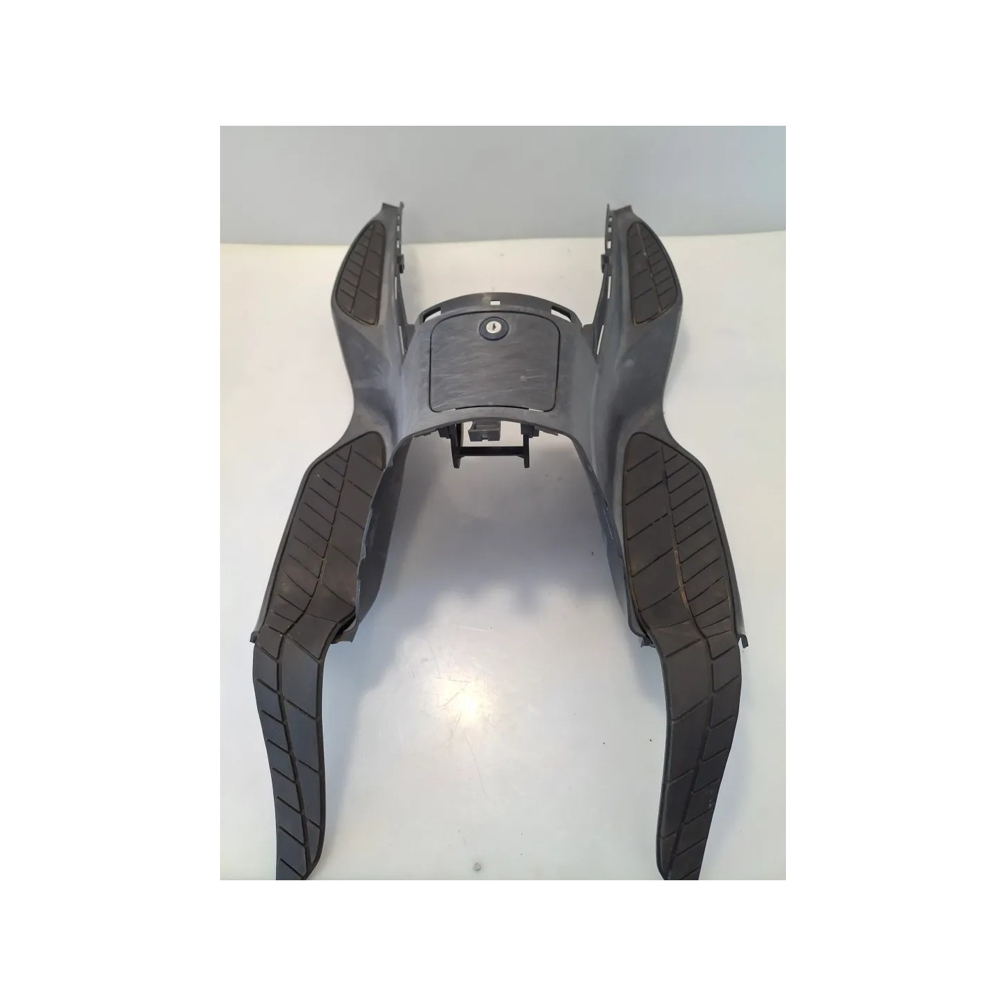 Pavimento appoggiapiedi Suzuki UC 150 Epicuro UC 150 Epicuro 