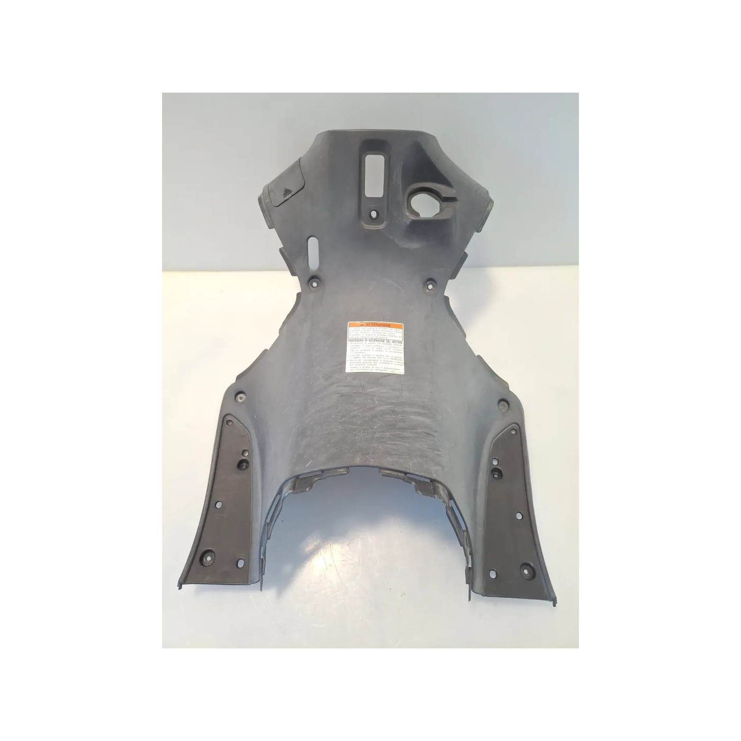 Carenatura anteriore parte interno Suzuki UC 150 Epicuro UC 150 Epicuro 