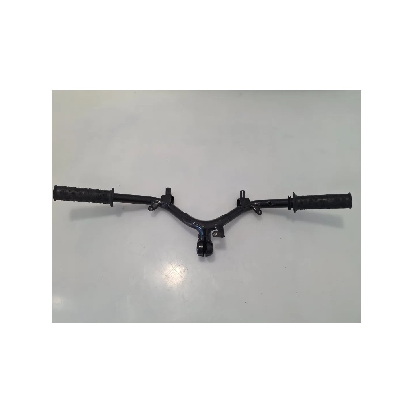 Manubrio Aprilia Scarabeo 50 2T (03-) Scarabeo 50 2T 