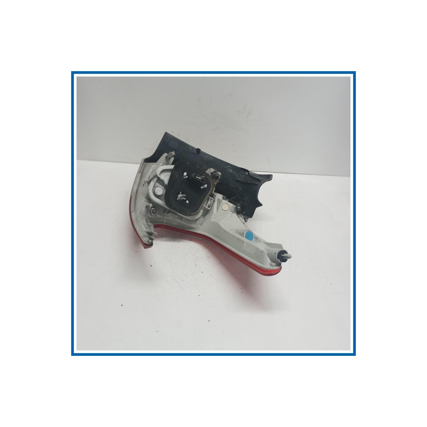 Fanale est. post. sx. PEUGEOT 2008 I