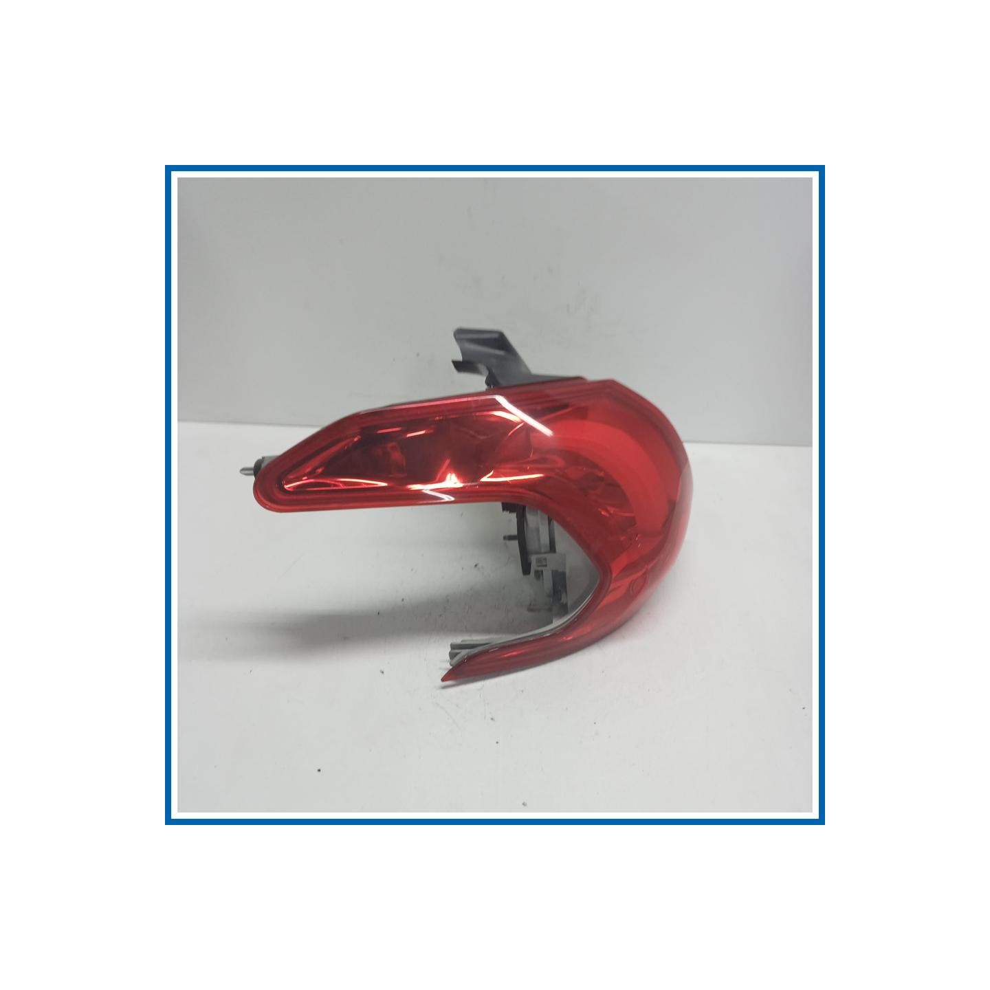 Fanale est. post. sx. PEUGEOT 2008 I