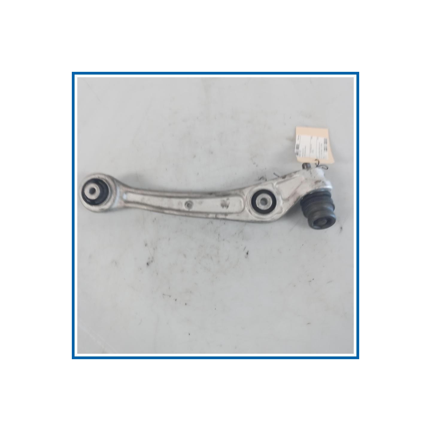 Braccio di supporto inf DX AUDI A4 8K5 Avant