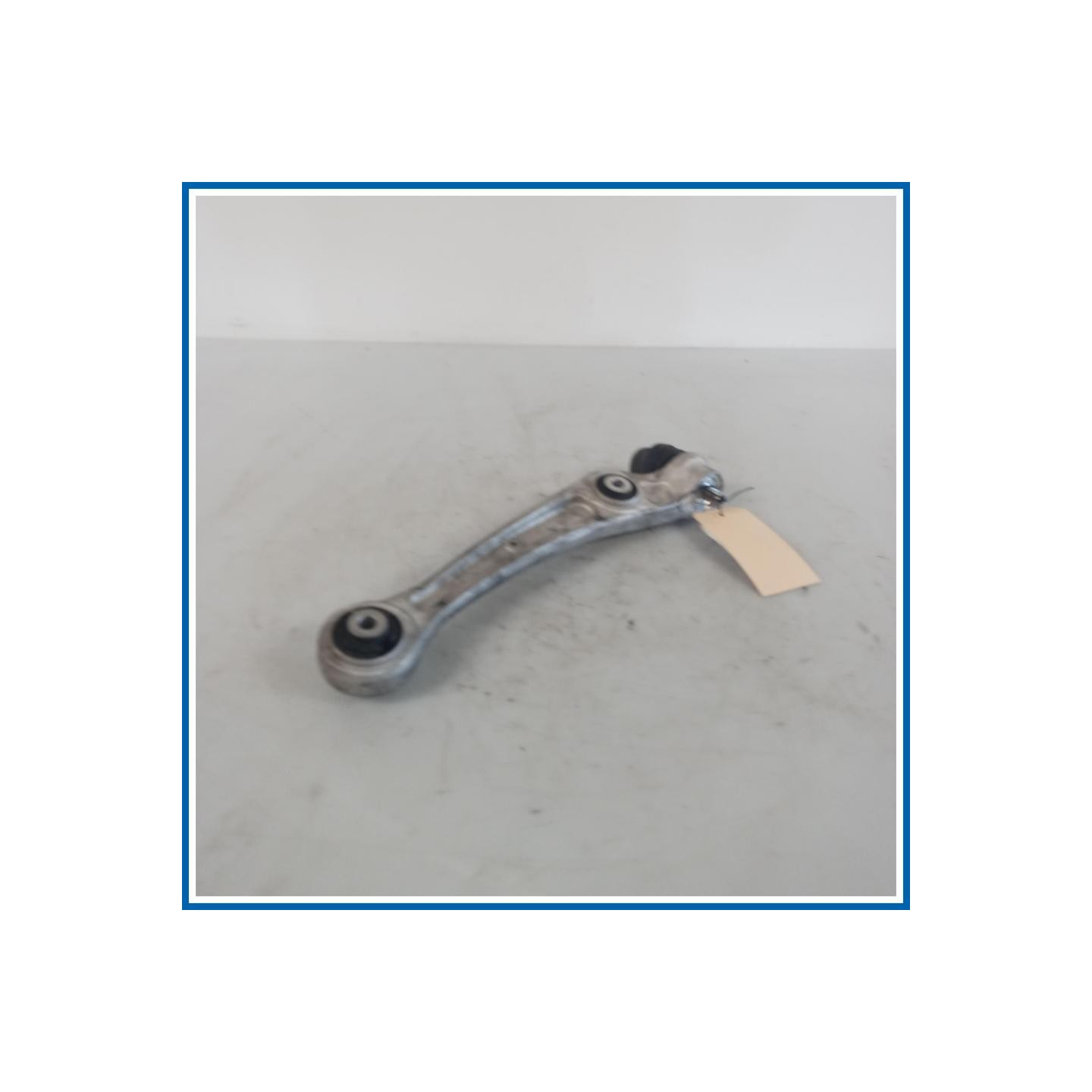 Braccio di supporto inf DX AUDI A4 8K5 Avant