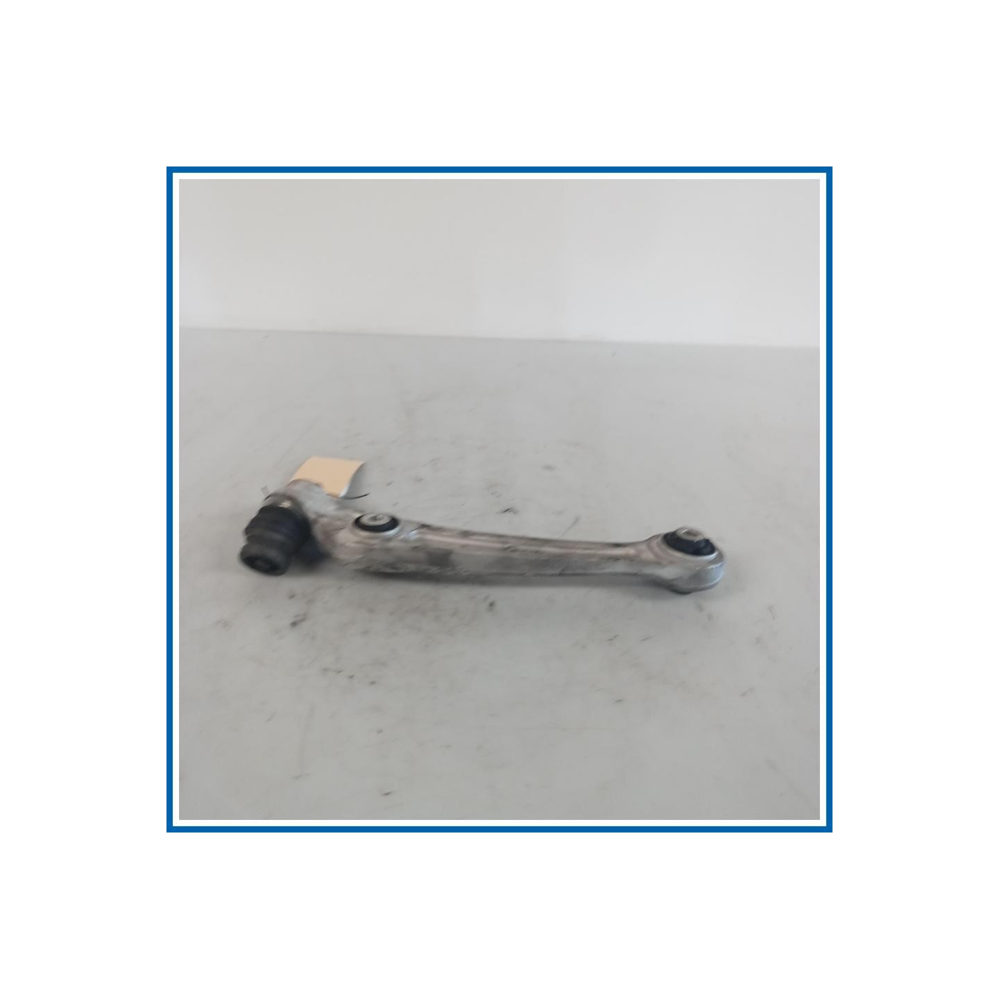 Braccio di supporto inf DX AUDI A4 8K5 Avant