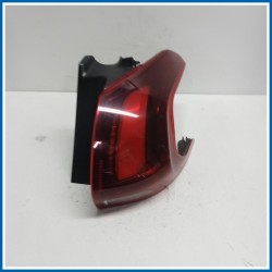 Fanale est. post. dx. PEUGEOT 2008 I