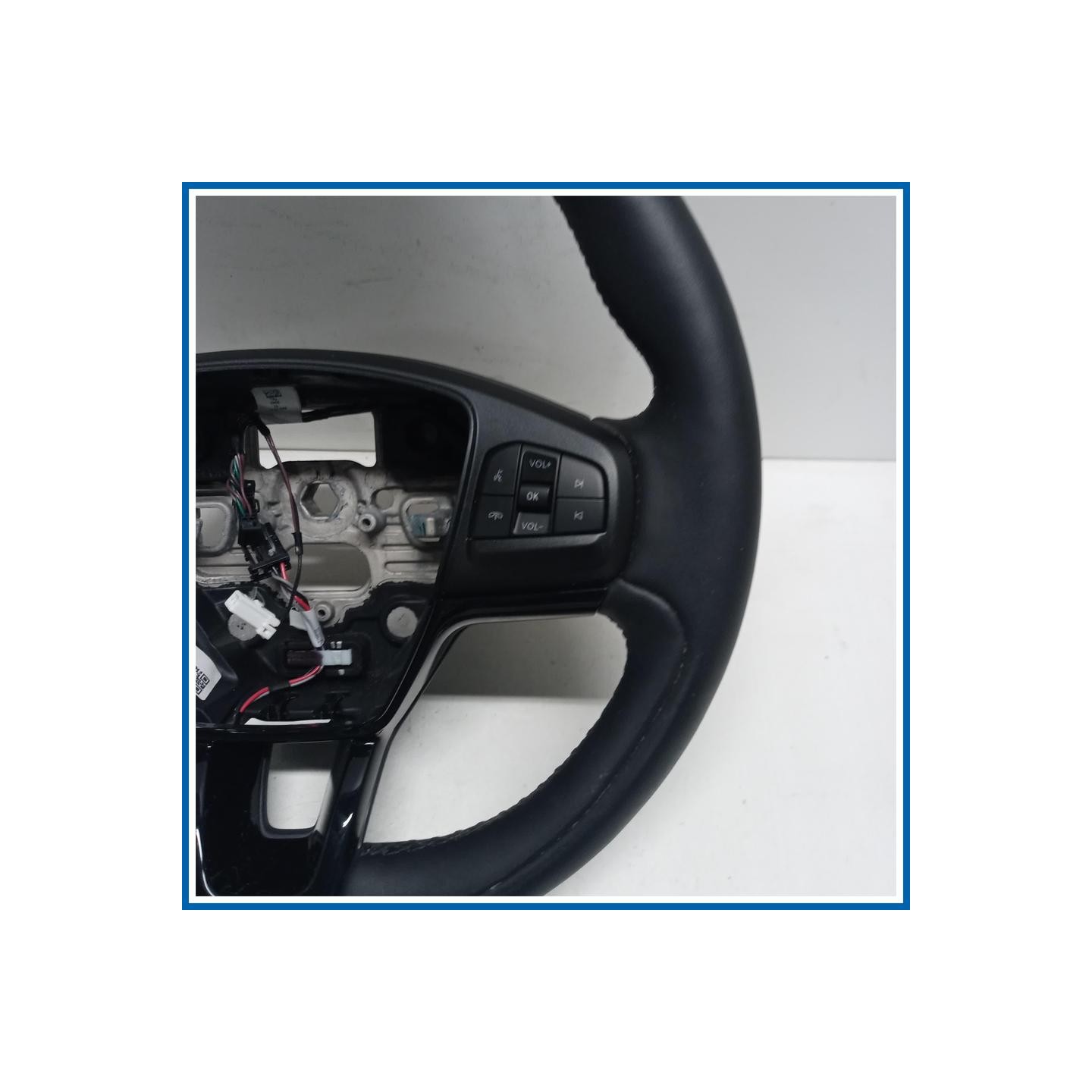 Volante bicolor in pelle Nappa Designo FORD Mustang Mach-E