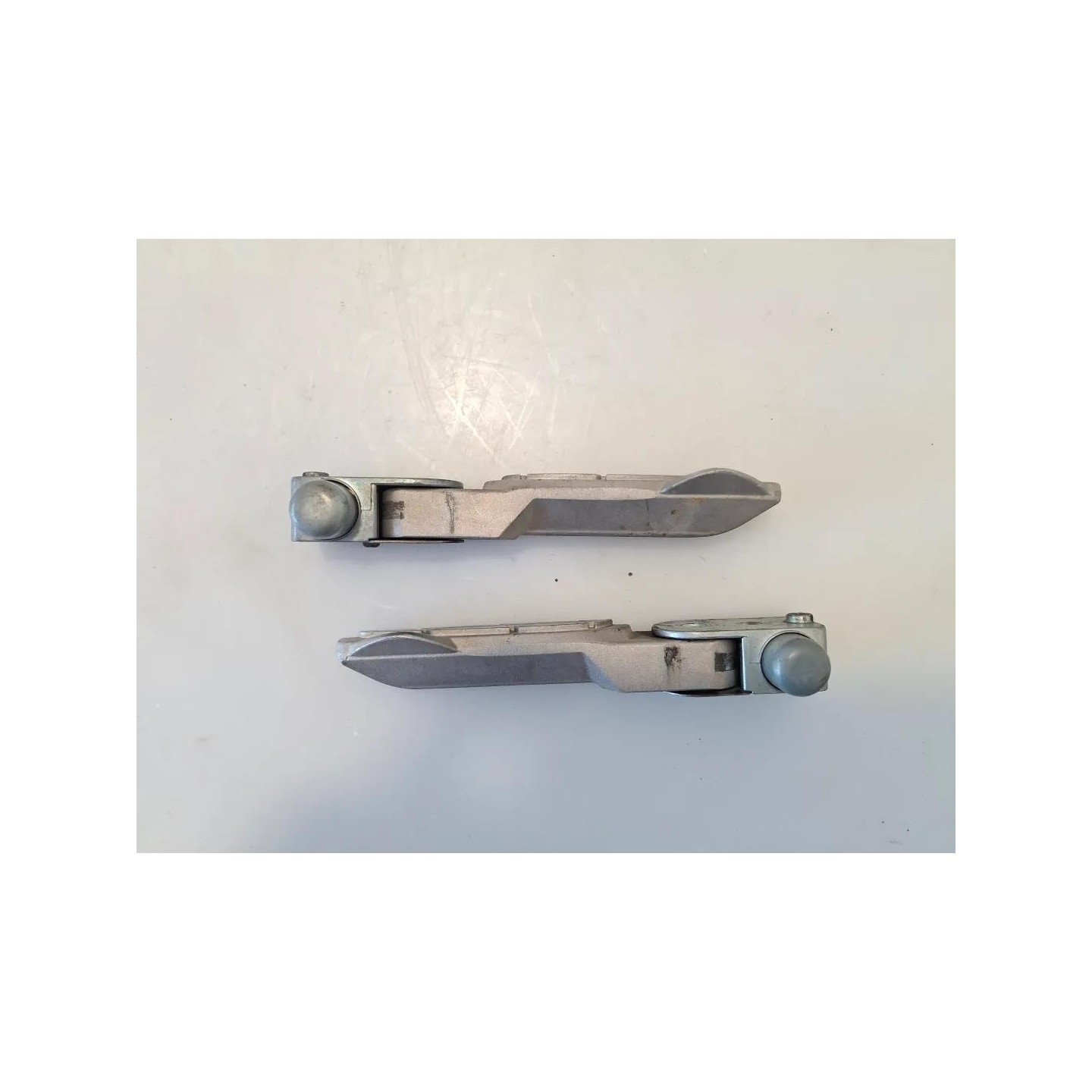 Pedana appoggiapiede post. dx. - Kymco G-Dink 300