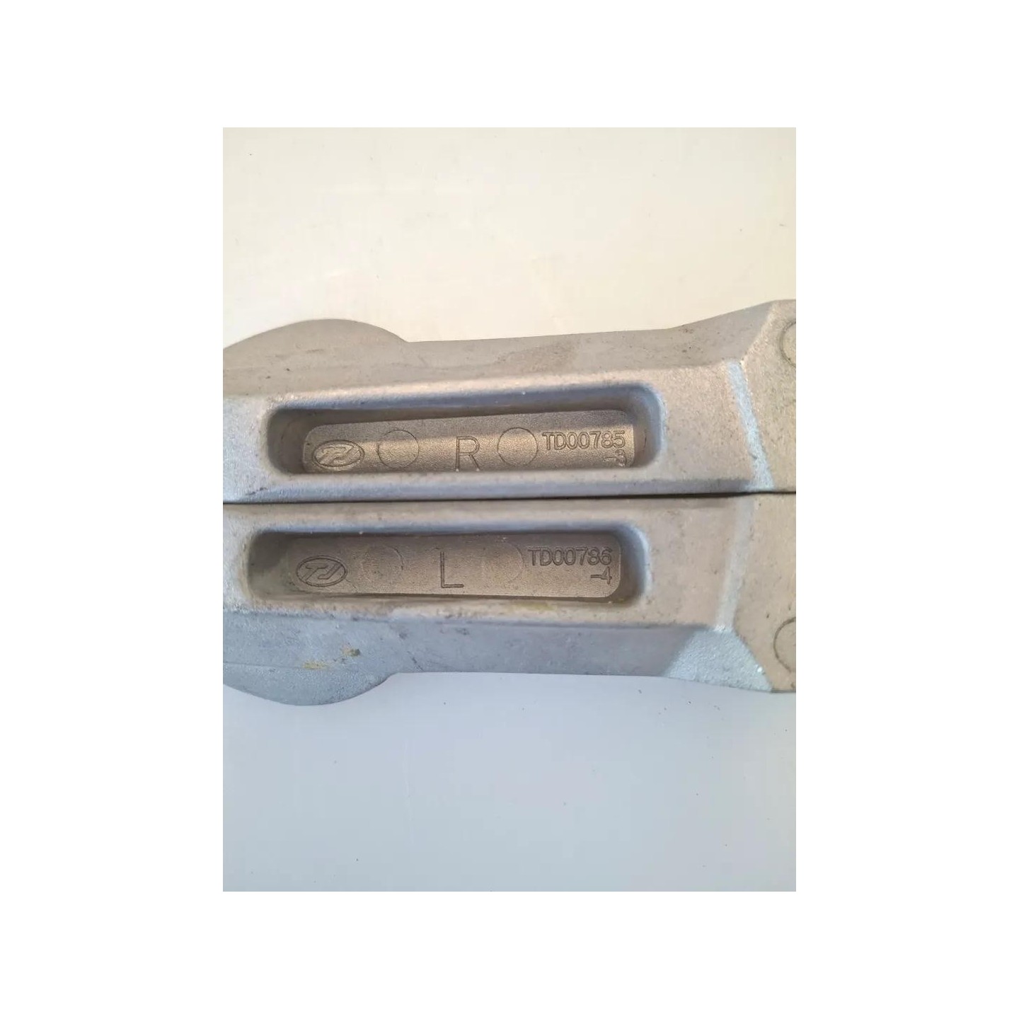 Pedana appoggiapiede post. dx. - Kymco G-Dink 300