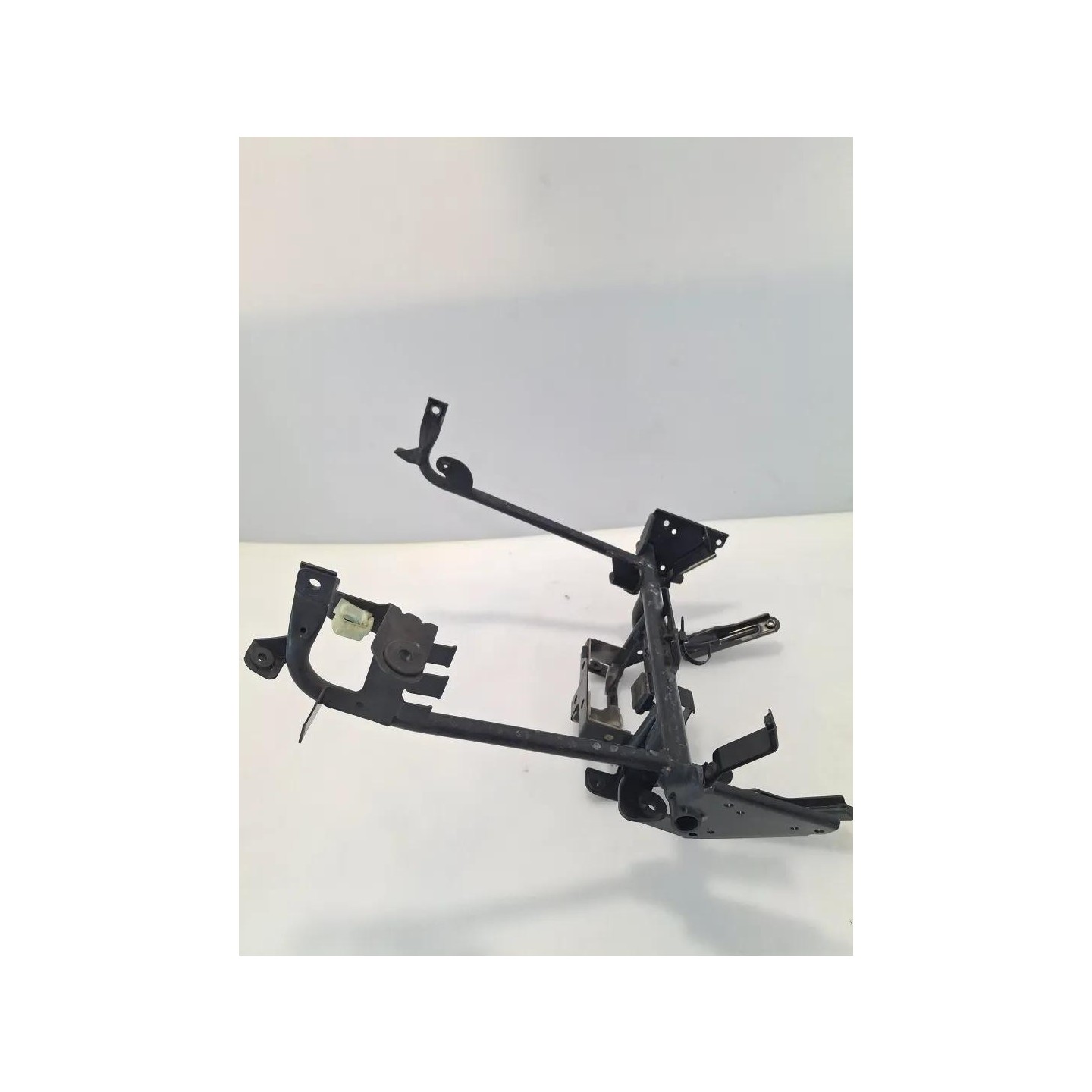 Telaio supporto carenatura ant. - Suzuki AN Burgman 650 (E2)