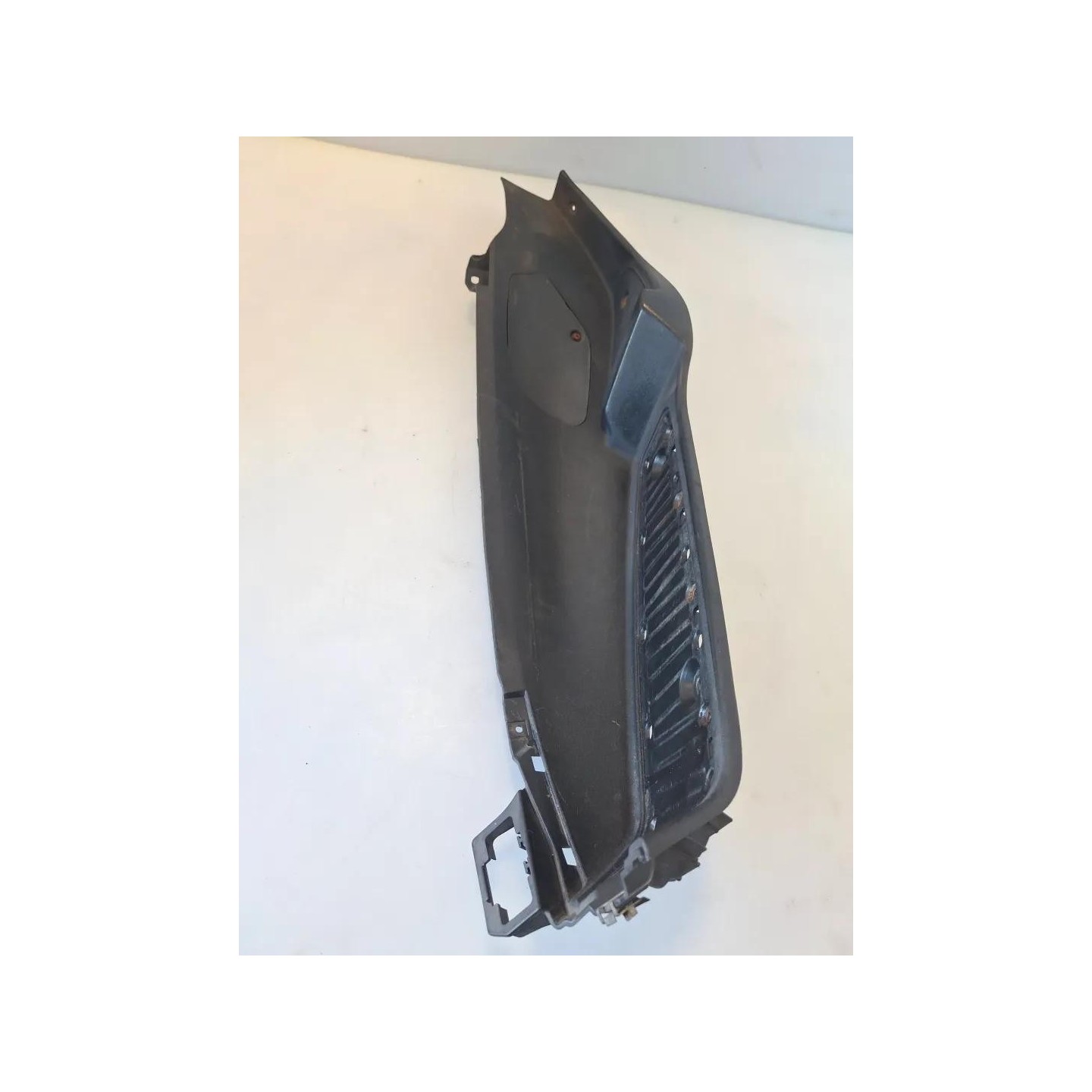 Pedana appoggiapiede ant. dx. - Piaggio MP3 250 (-08)
