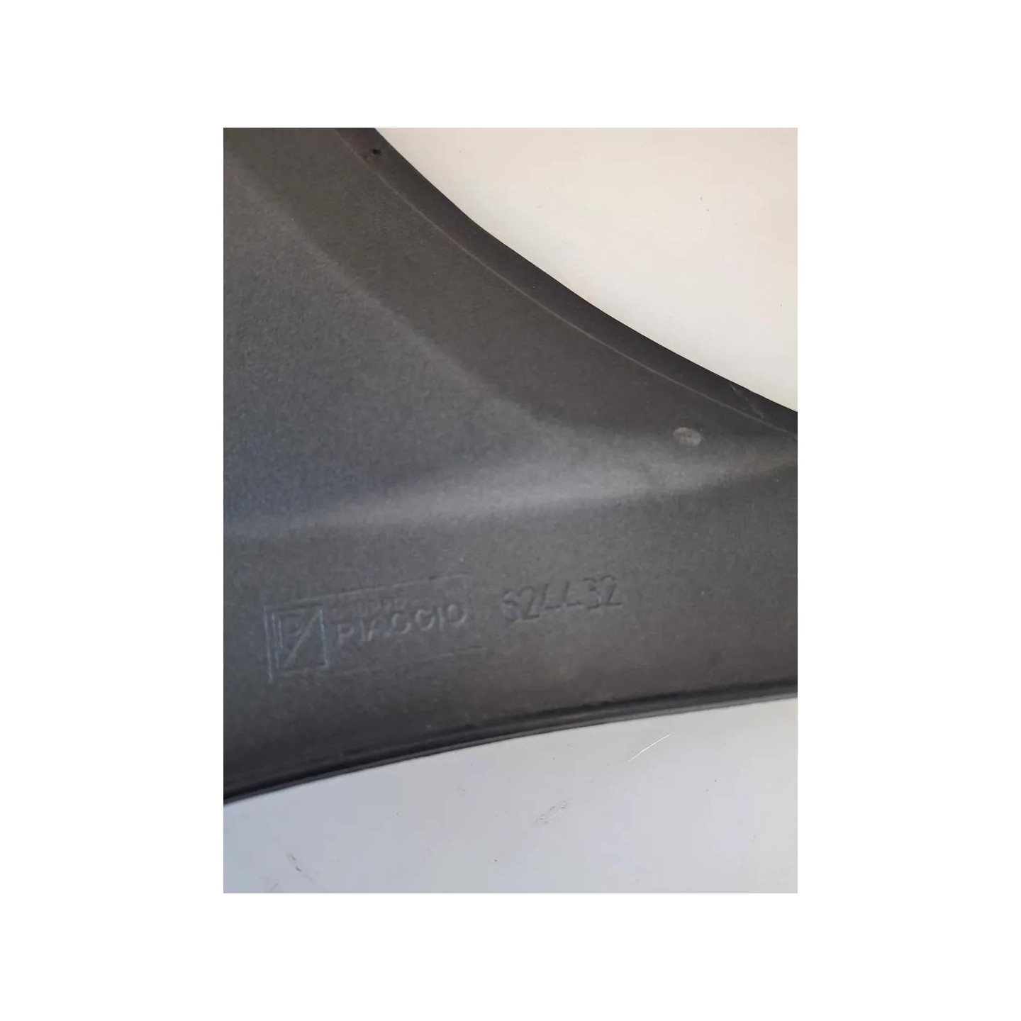 Carenatura ant. sup. nero/a - Piaggio MP3 250 (-08)