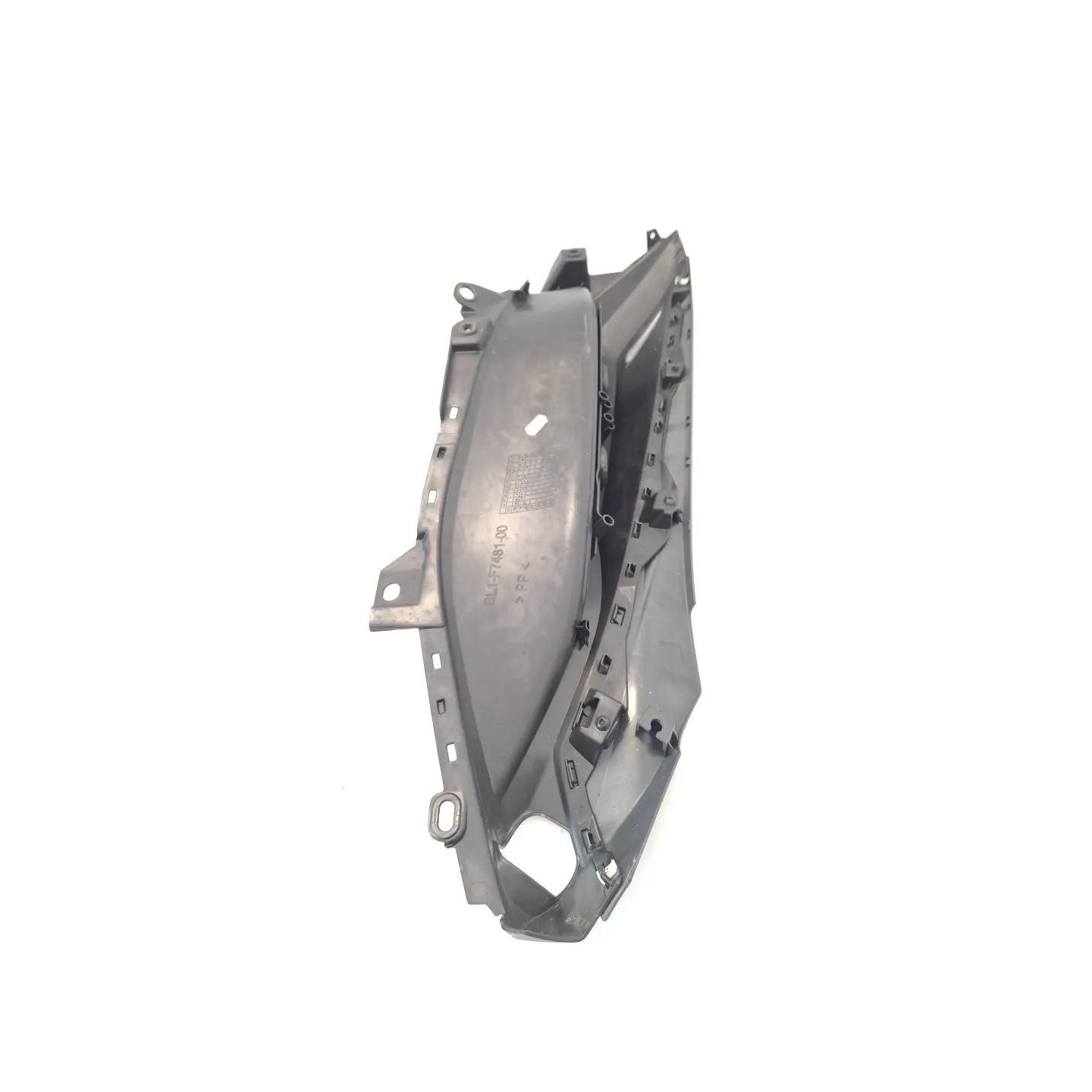 Pavimento appoggiapiedi sx. - Yamaha X-Max 300 (18-21)