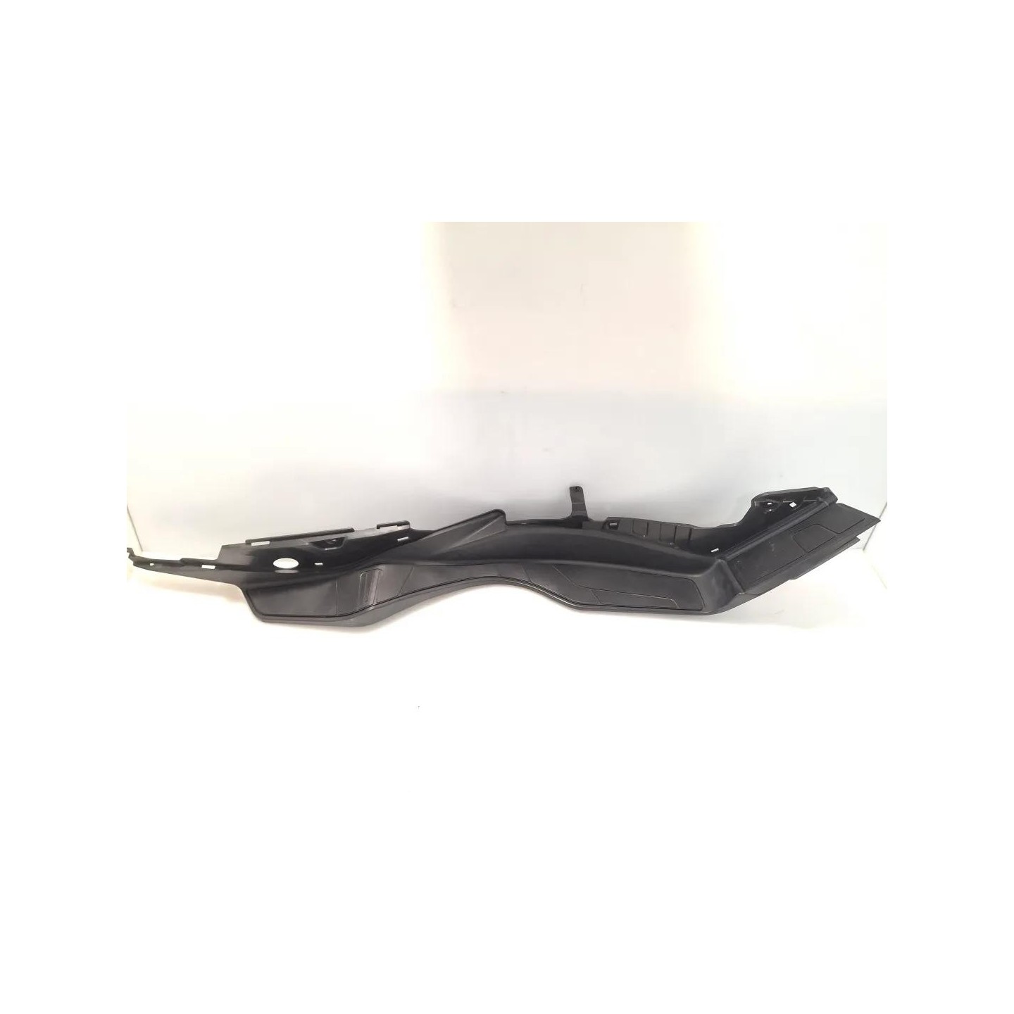 Pavimento lat. appoggiapiedi dx. - Suzuki AN Burgman 400 (E3)