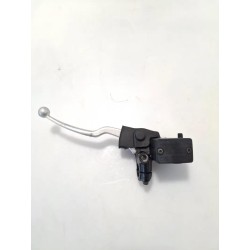 Pompa con serbatoio liquido freni post. - Suzuki AN...