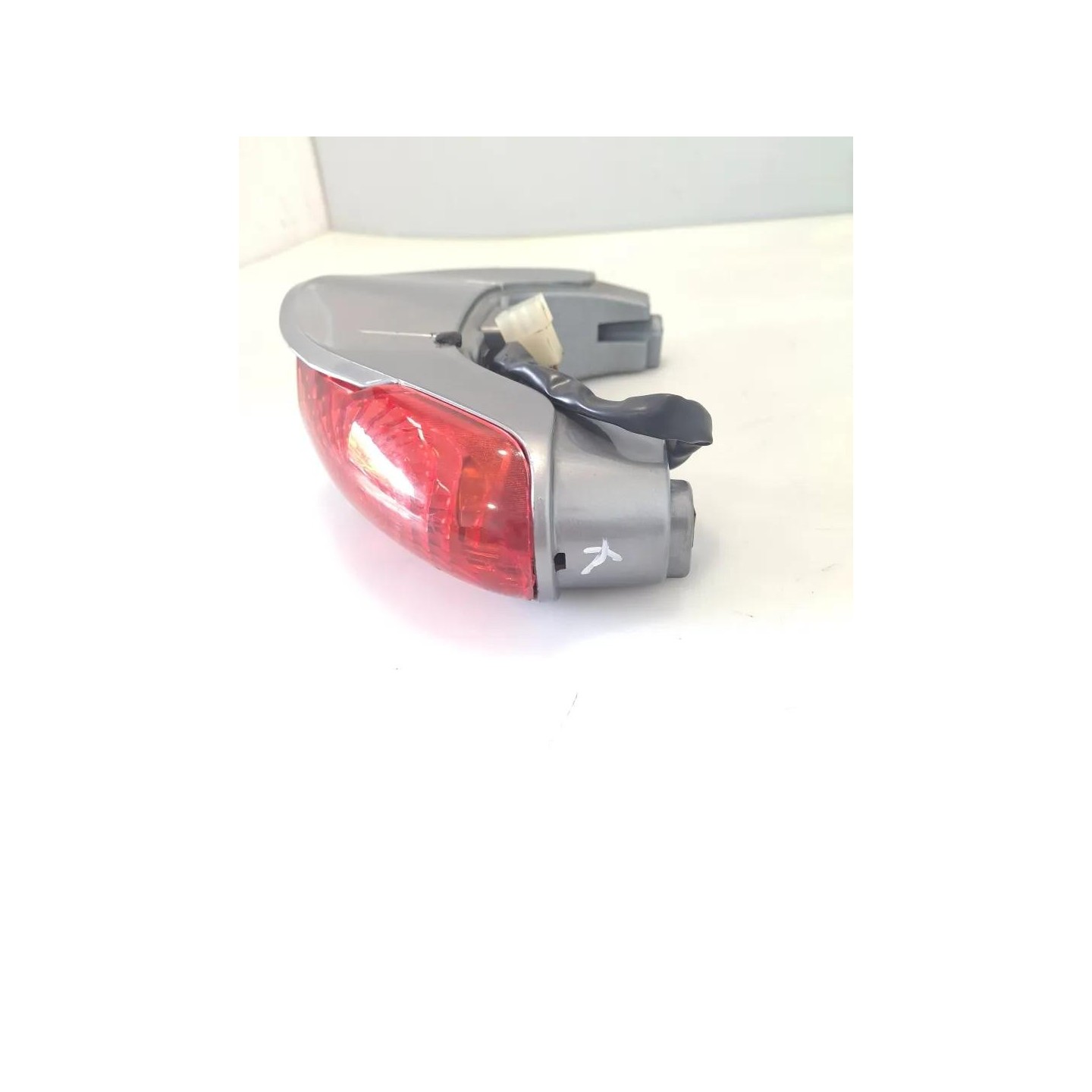 Fanale post. grigio - Aprilia Scarabeo 100 (E1/E2) (01-06)