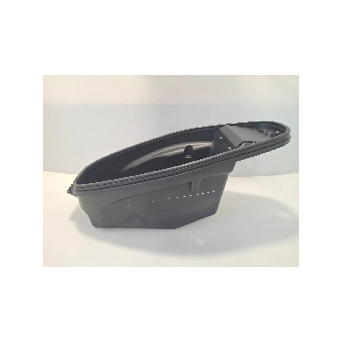 Vano porta casco - Kymco Agility 125 S ABS (E5)