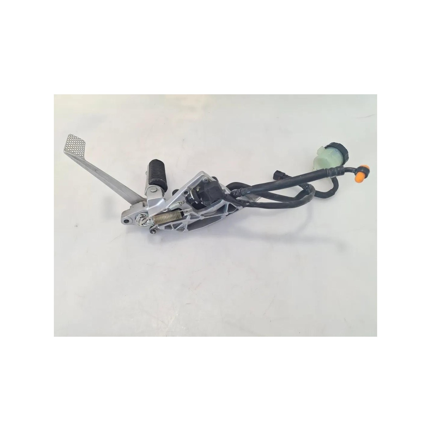 Supporto pedana appoggiapiede ant. dx. 12/19 - Yamaha FJR 1300 (16-)