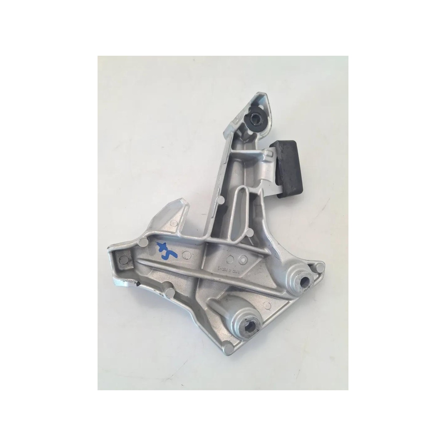 Supporto pedana appoggiapiede post. sx. - Yamaha FJR 1300 (16-)