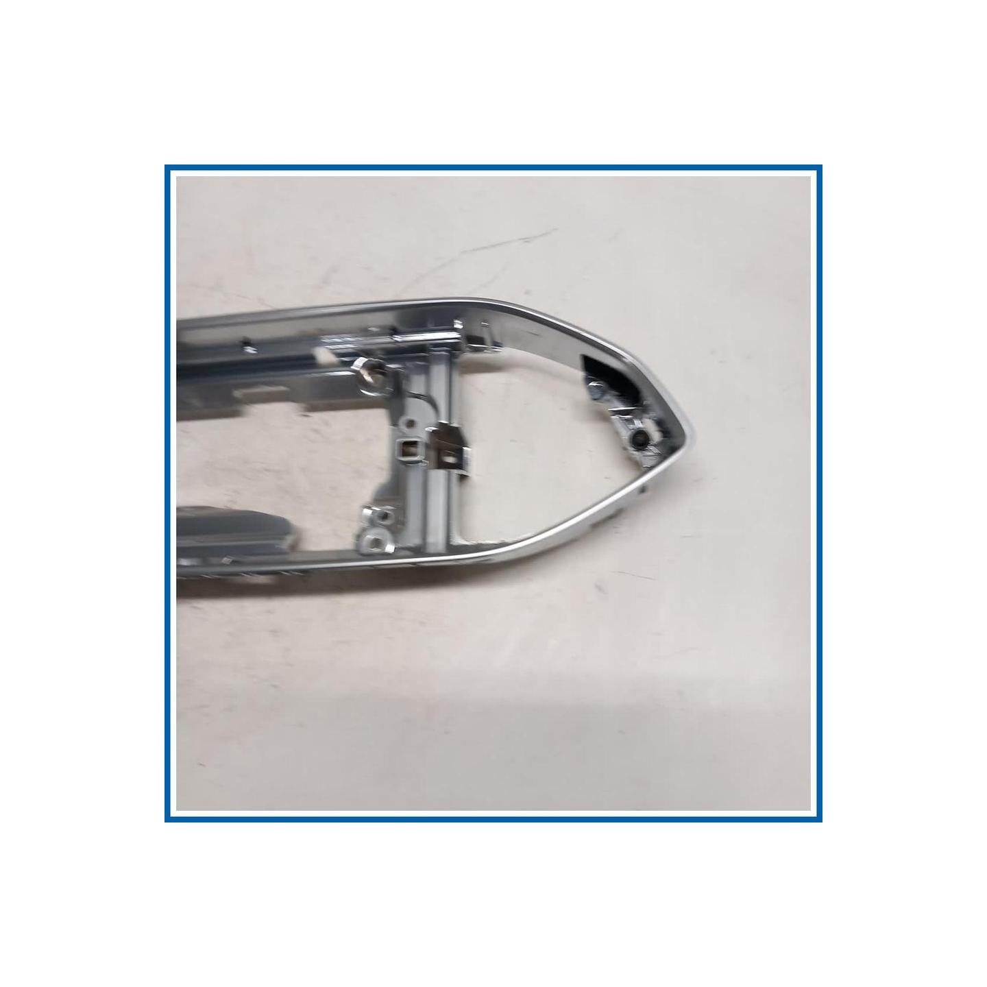 Mascherina console centrale (ant.) dx. PEUGEOT 308 II