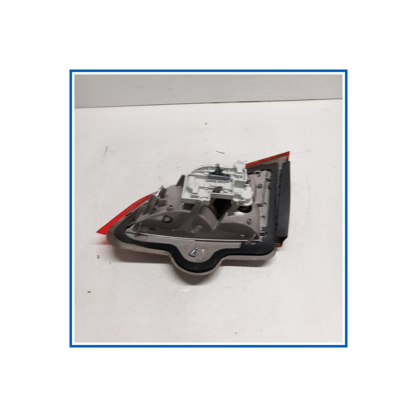 Fanale int. post. sx. FORD Mondeo IV SW