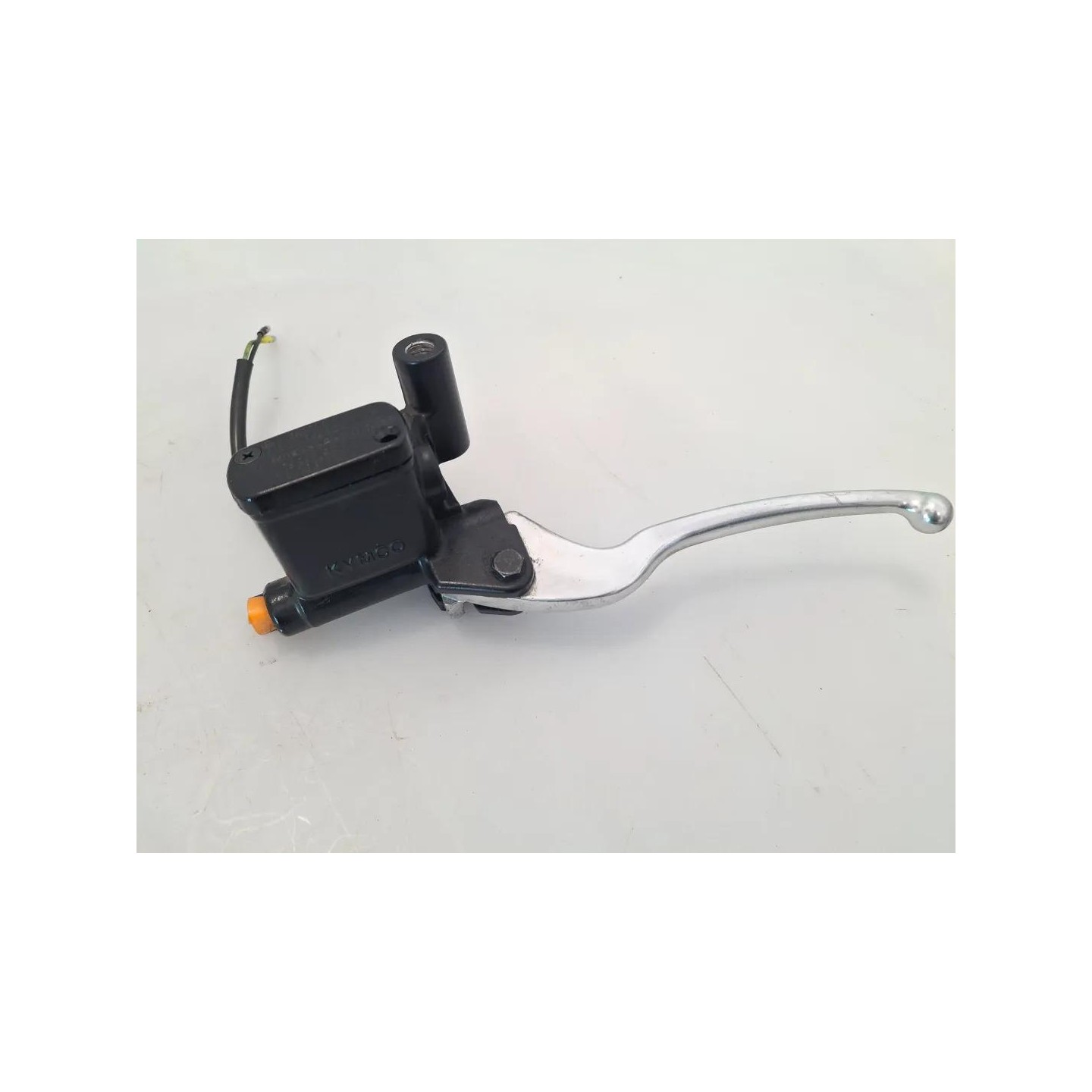 Pompa con serbatoio liquido freni post. con leva - Kymco People S 125i (E5)