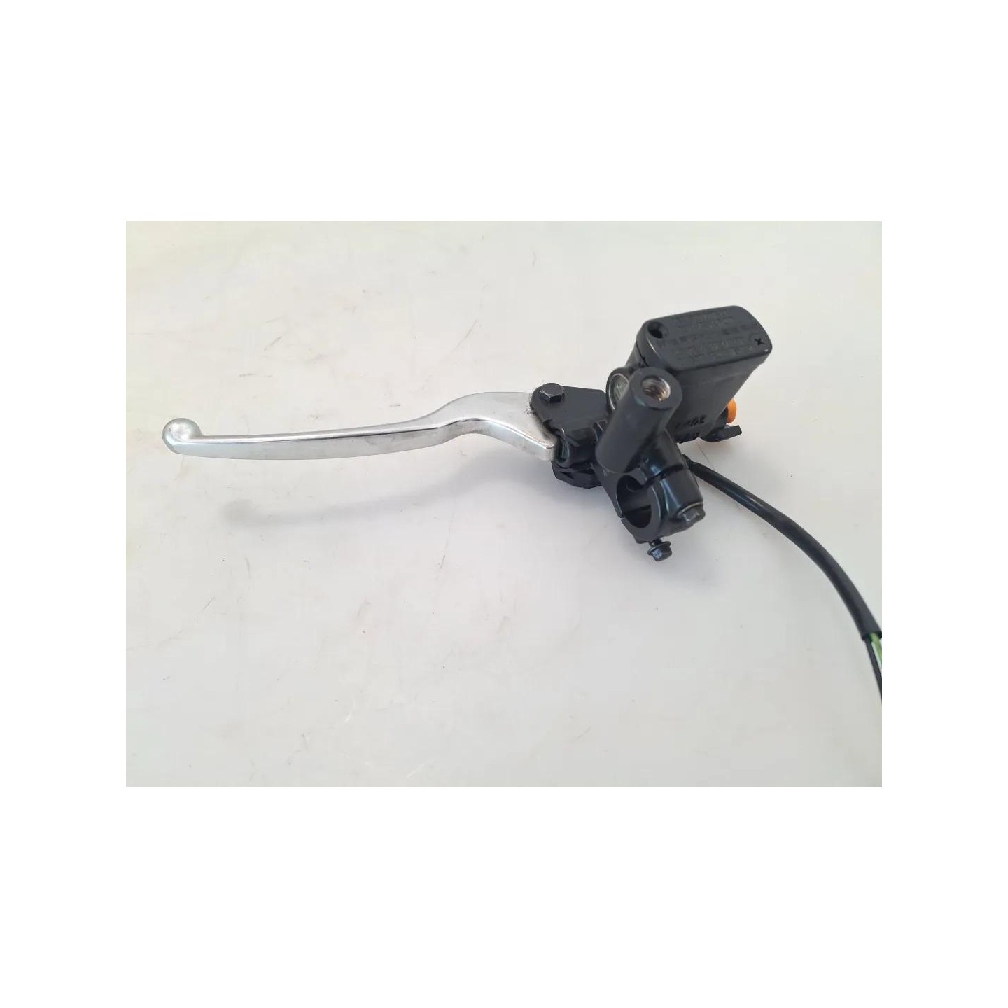 Pompa con serbatoio liquido freni post. con leva - Kymco People S 125i (E5)