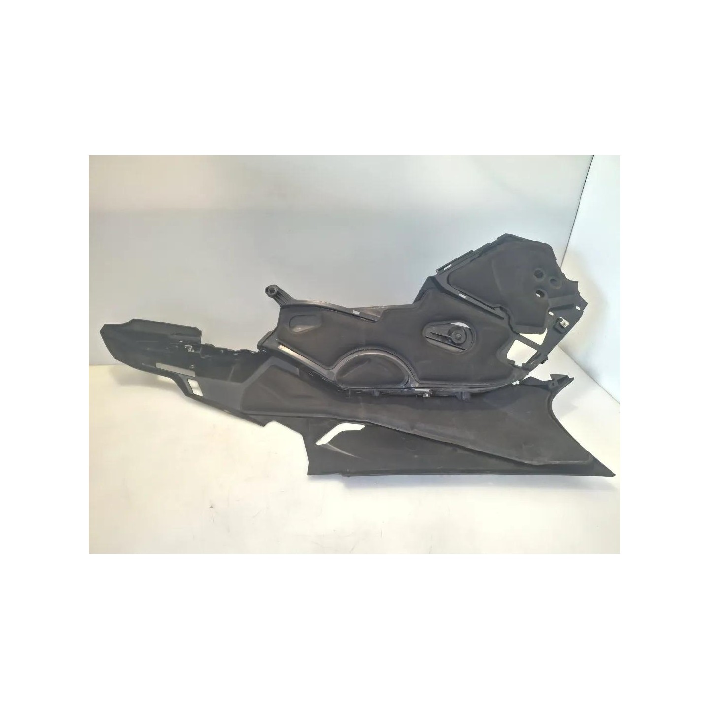 Pedana appoggiapiede ant. compl. sx. - Bmw C 650 GT (133) (E3) (12-15)