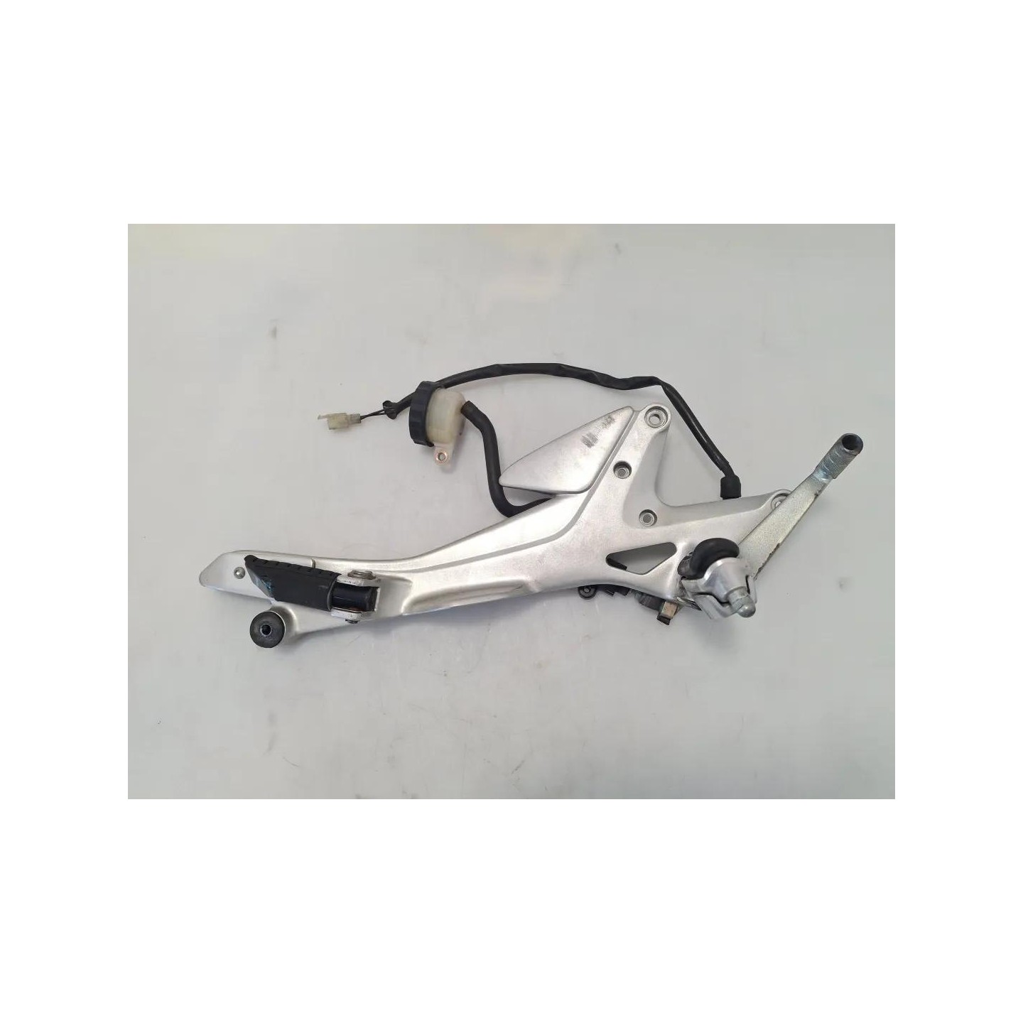Piastra attacco pedana appoggiapiedi ant. e post. dx. - Honda CBF 600 (E2)