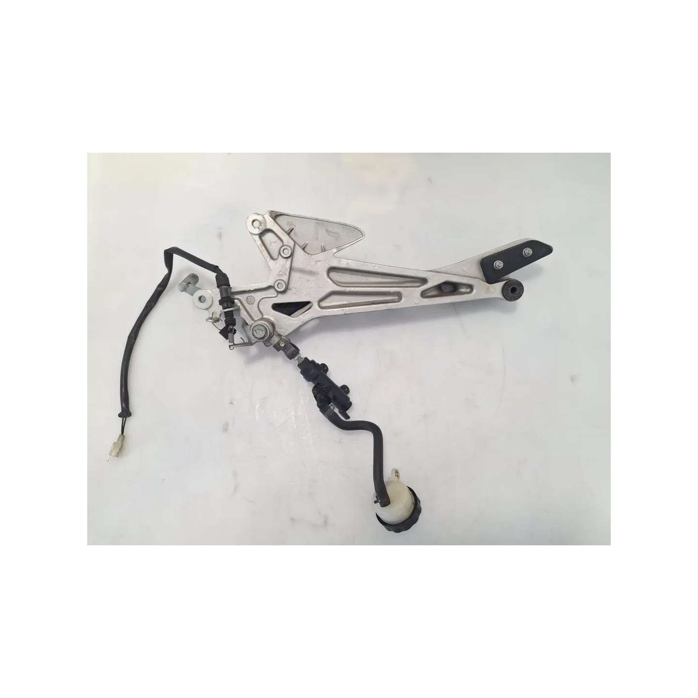 Piastra attacco pedana appoggiapiedi ant. e post. dx. - Honda CBF 600 (E2)
