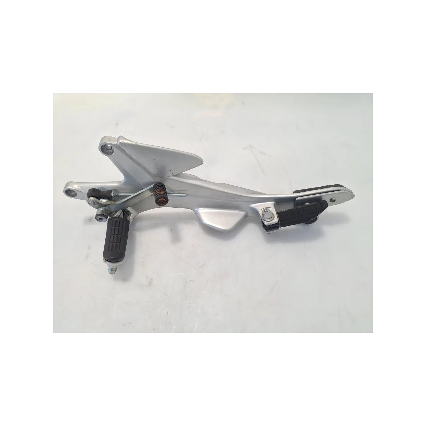 Piastra attacco pedana appoggiapiedi ant. e post. sx. - Honda CBF 600 (E2)