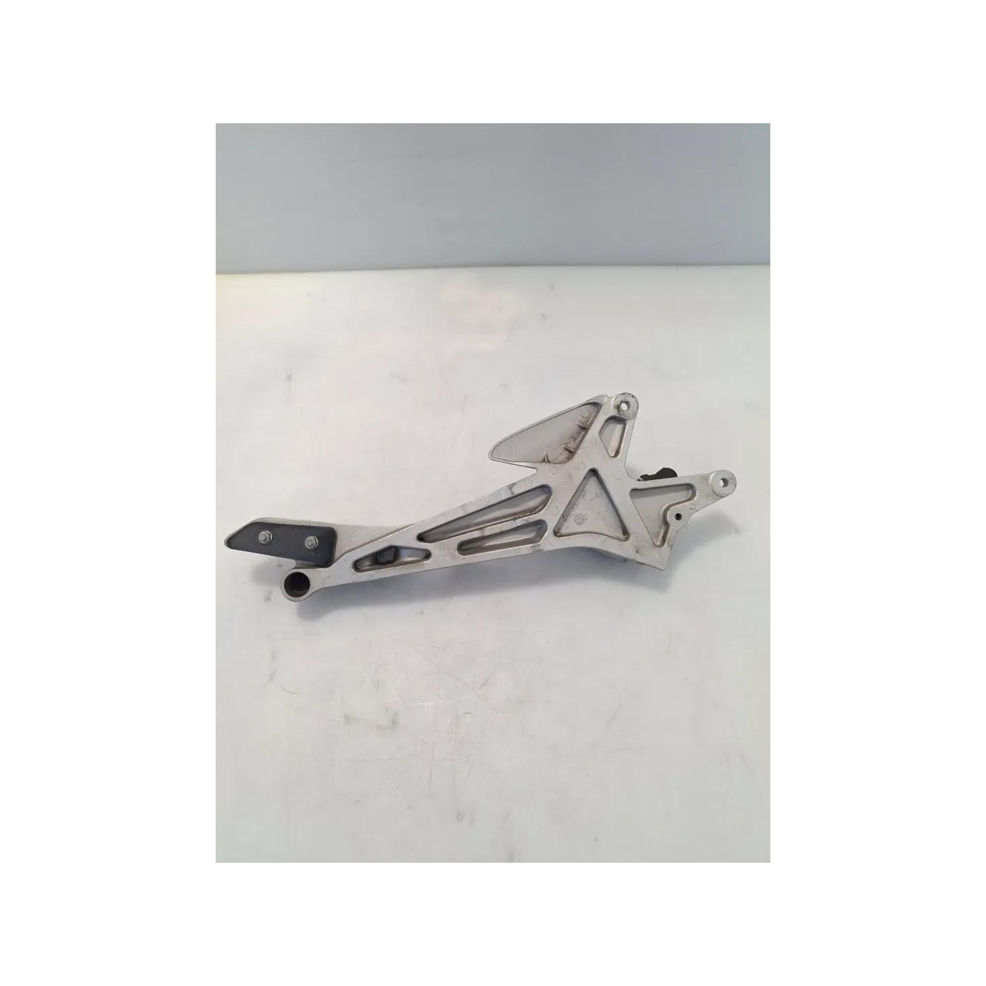 Piastra attacco pedana appoggiapiedi ant. e post. sx. - Honda CBF 600 (E2)