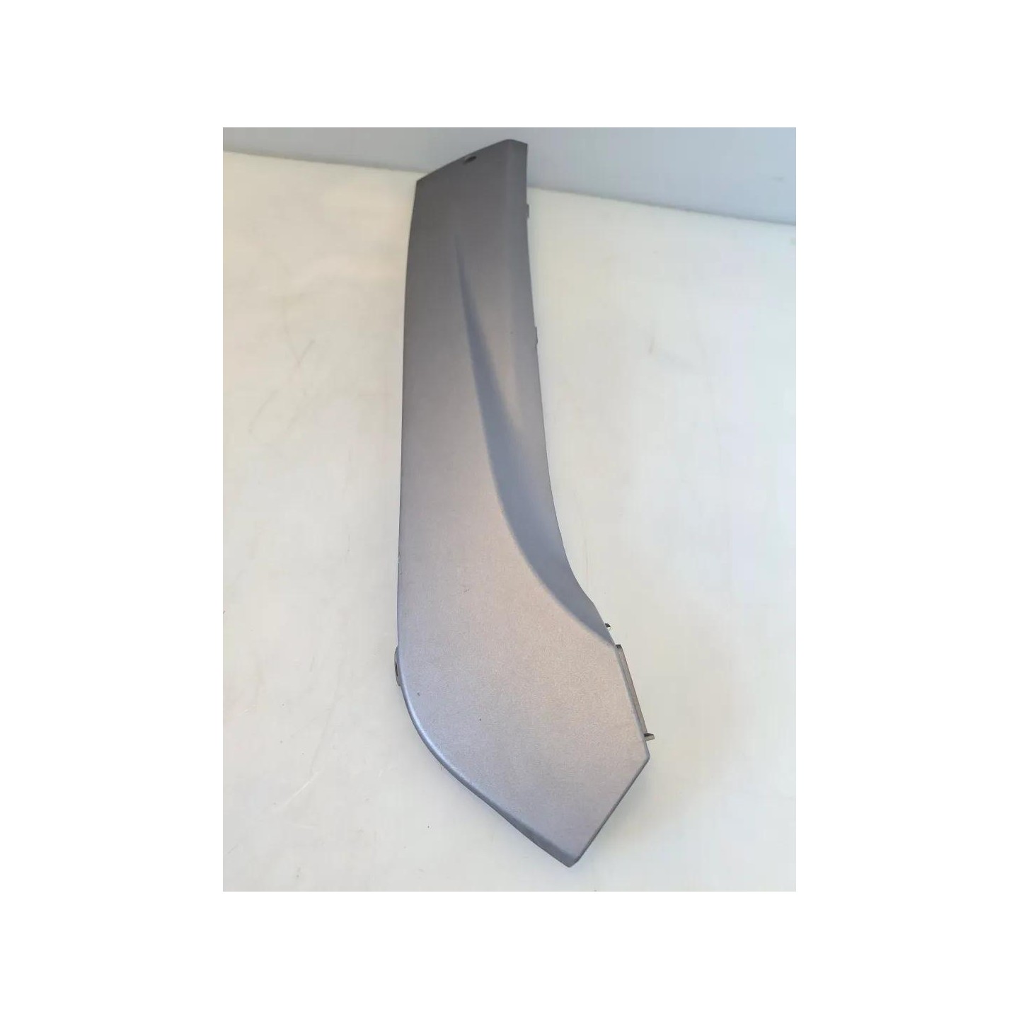 Carenatura fianco post. inf. sx. grigio chiaro opaco gy010u - Sym Symphony 125 (E5+)
