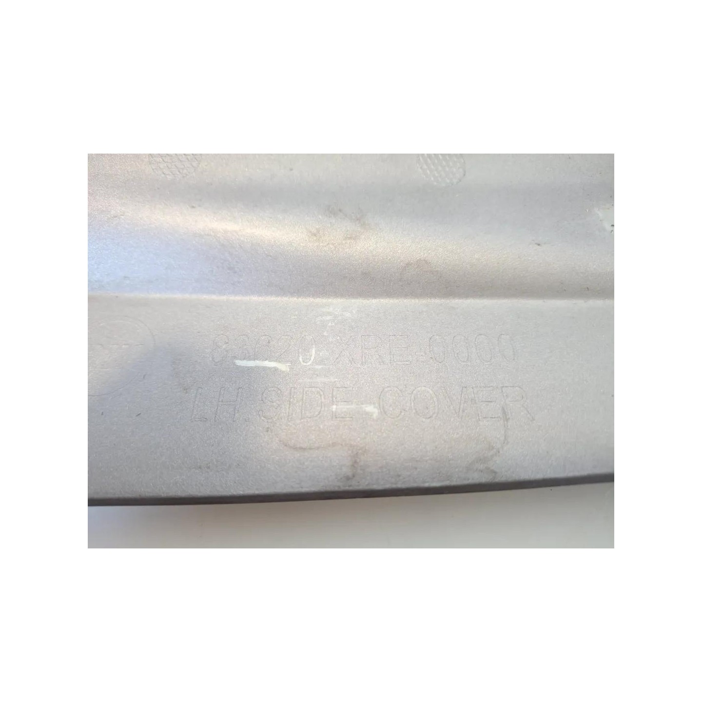 Carenatura fianco post. inf. sx. grigio chiaro opaco gy010u - Sym Symphony 125 (E5+)