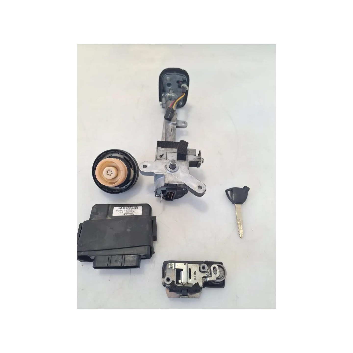 Commutatore avviamento e bloccasterzo 01/12 - Suzuki AN Burgman 400 (E3)