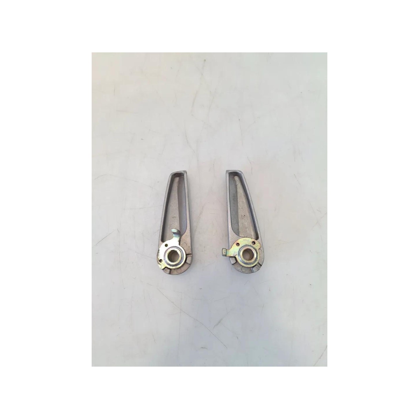 Pedana appoggiapiede post. dx. - Yamaha Xenter
