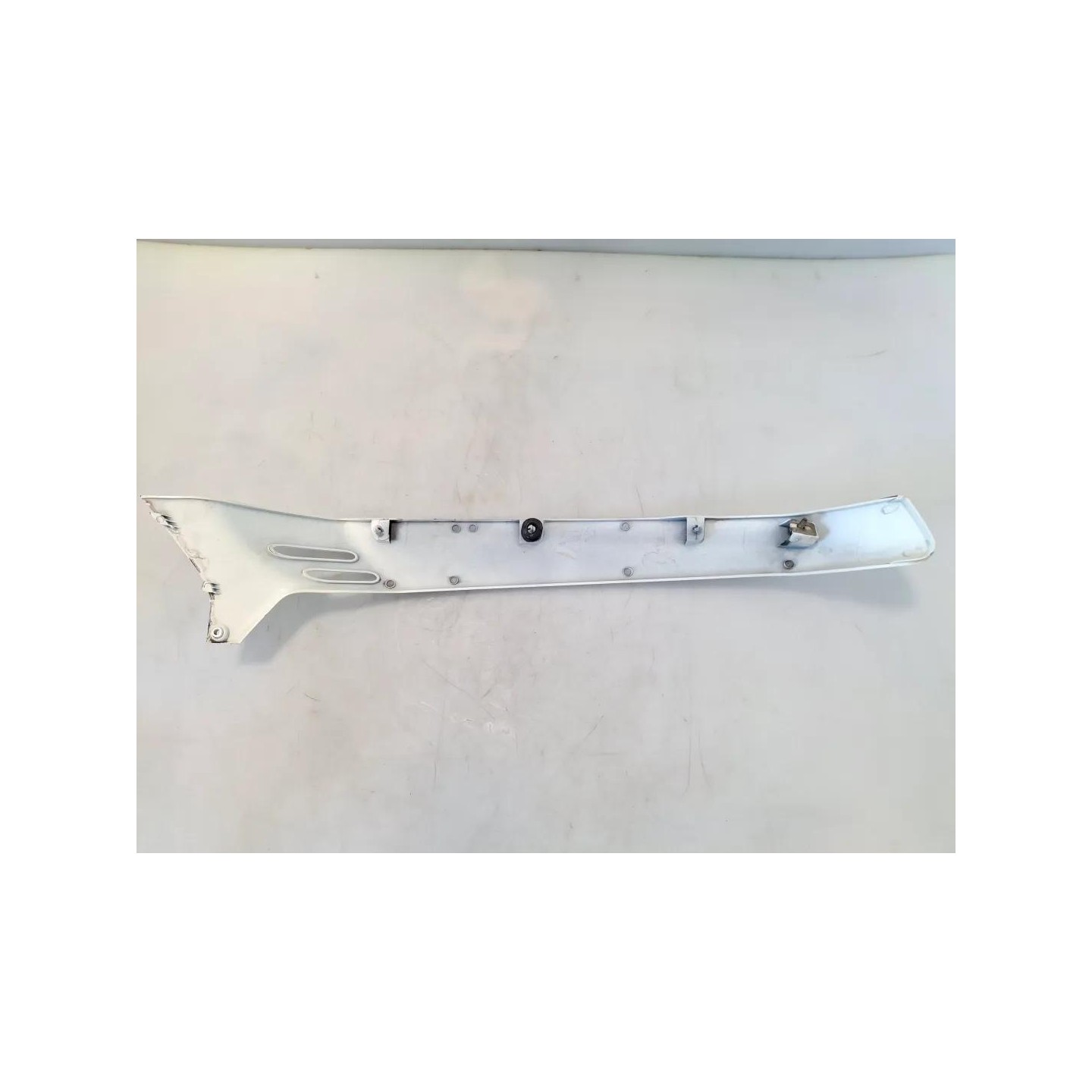 Codone inf. sx. - Piaggio Vespa 300 GTS (E3)