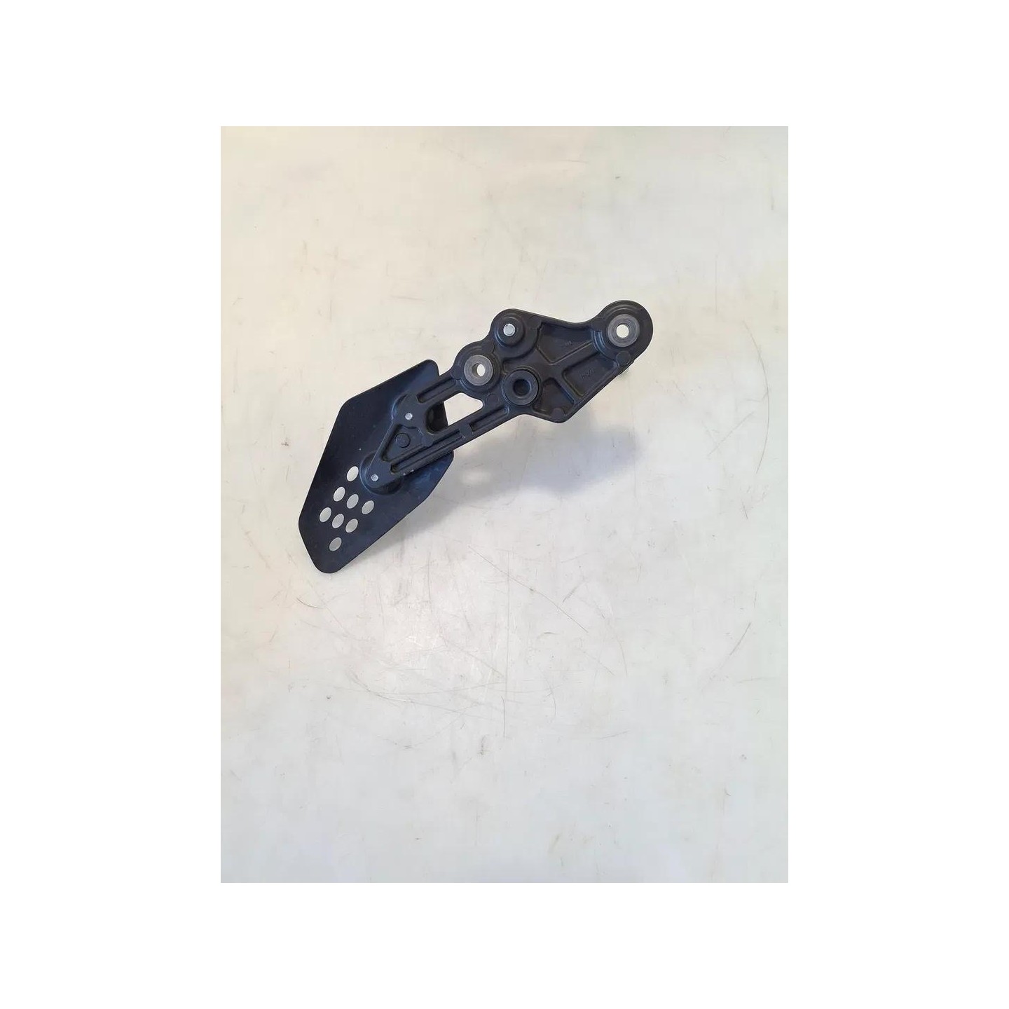 Supporto pedana appoggiapiede ant. sx. - Yamaha MT-07 (E5)