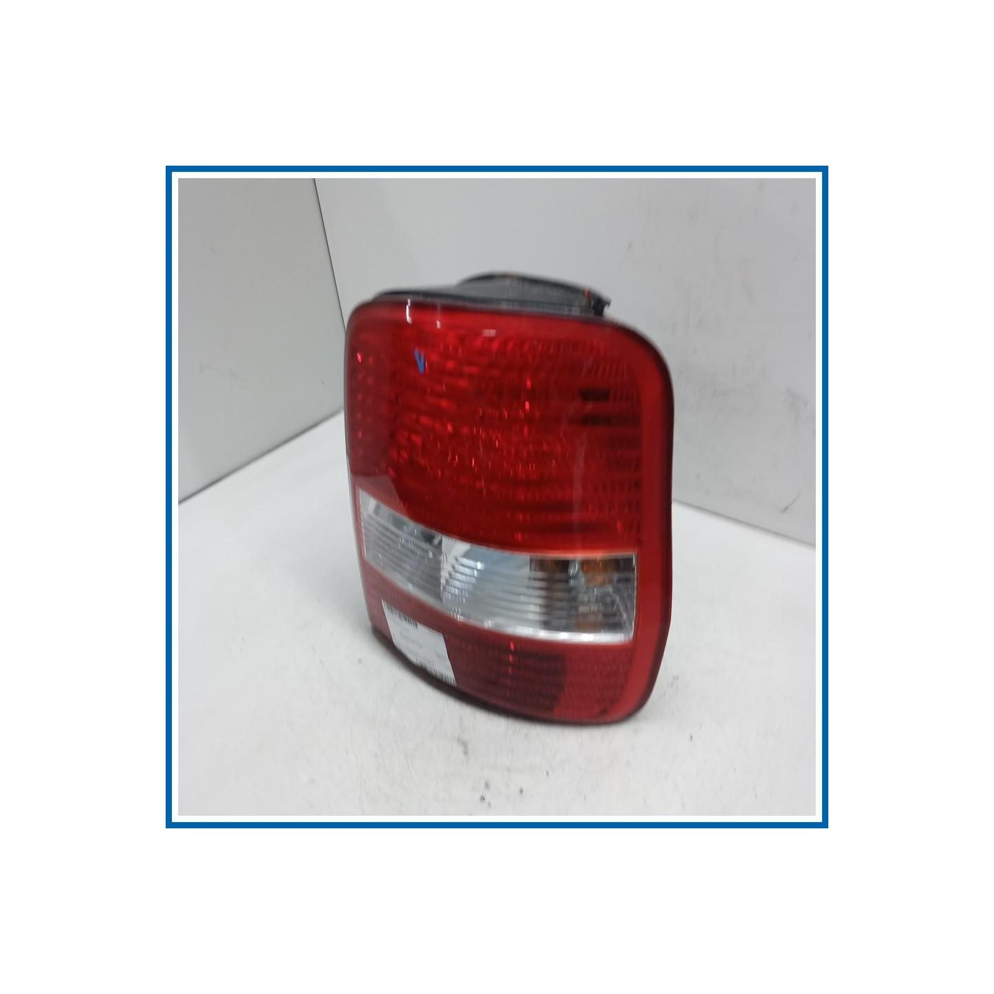 Fanaleria KIA Carnival II