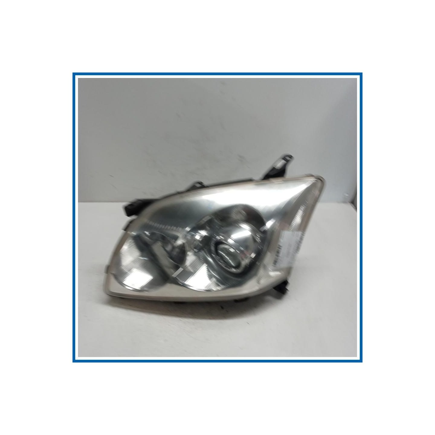 Proiettori anteriori TOYOTA Avensis II SW