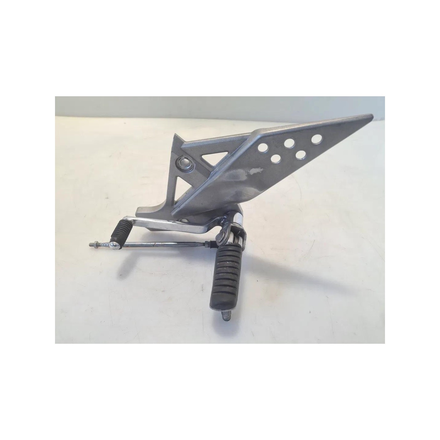Supporto pedana appoggiapiede anteriore sx Kawasaki Z 750 S
