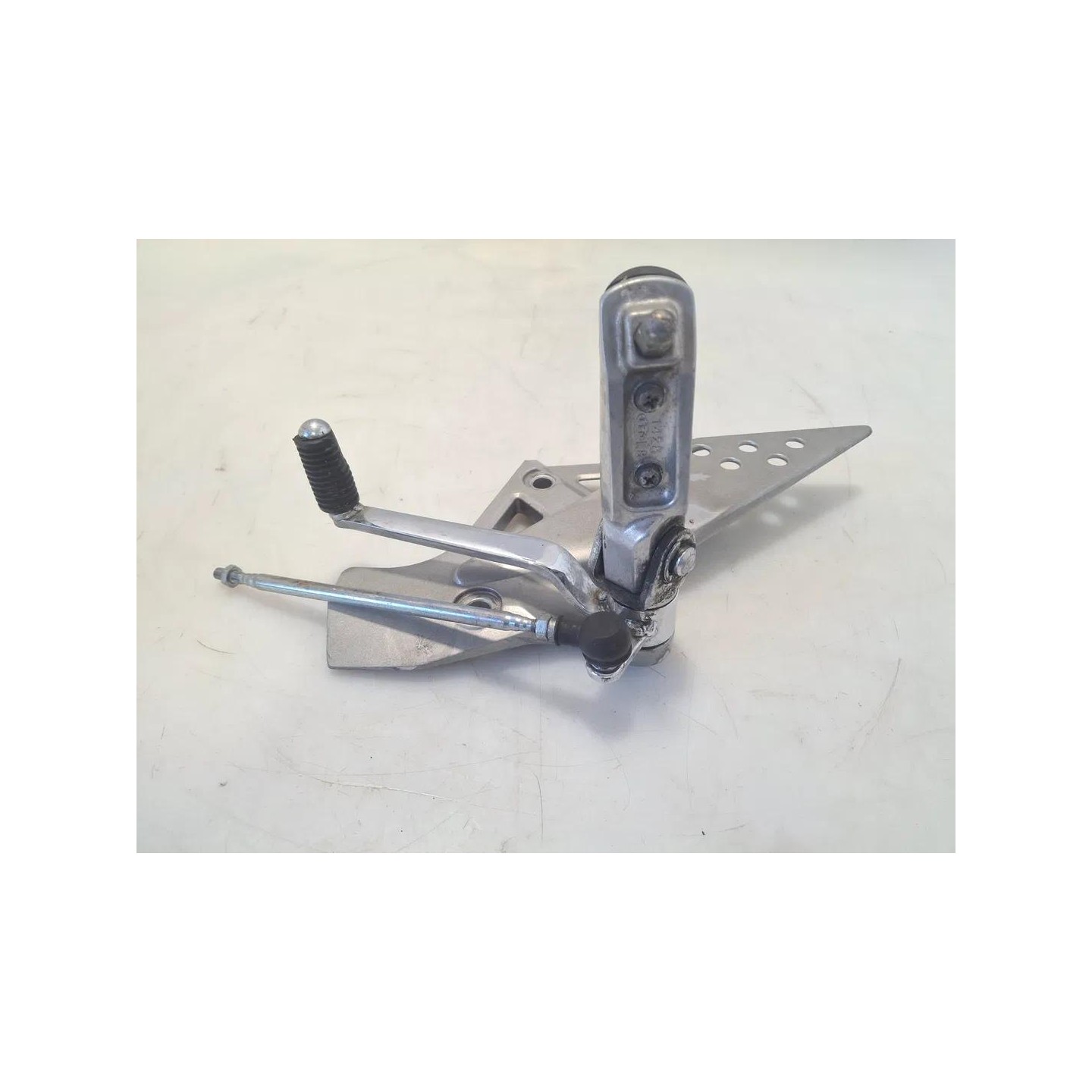 Supporto pedana appoggiapiede anteriore sx Kawasaki Z 750 S