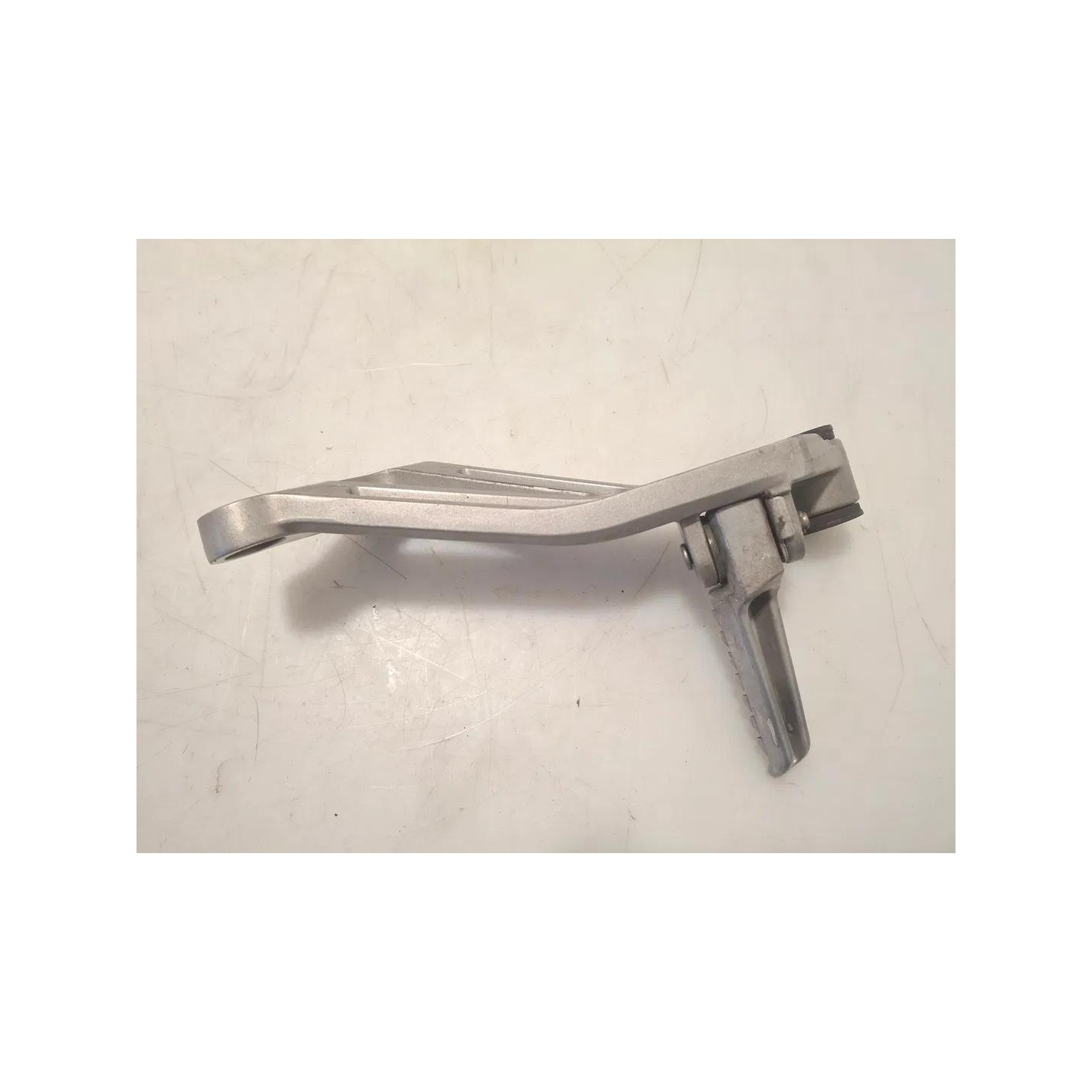 Supporto pedana appoggiapiede posteriore dx Kawasaki Z 750 S