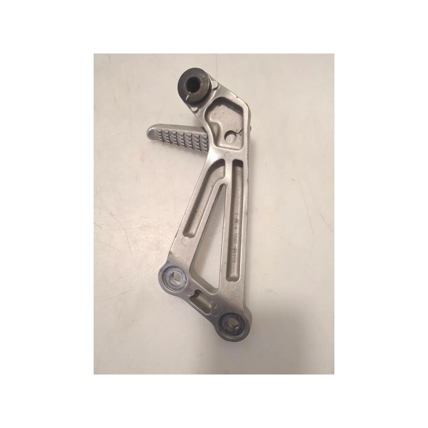 Supporto pedana appoggiapiede posteriore dx Kawasaki Z 750 S