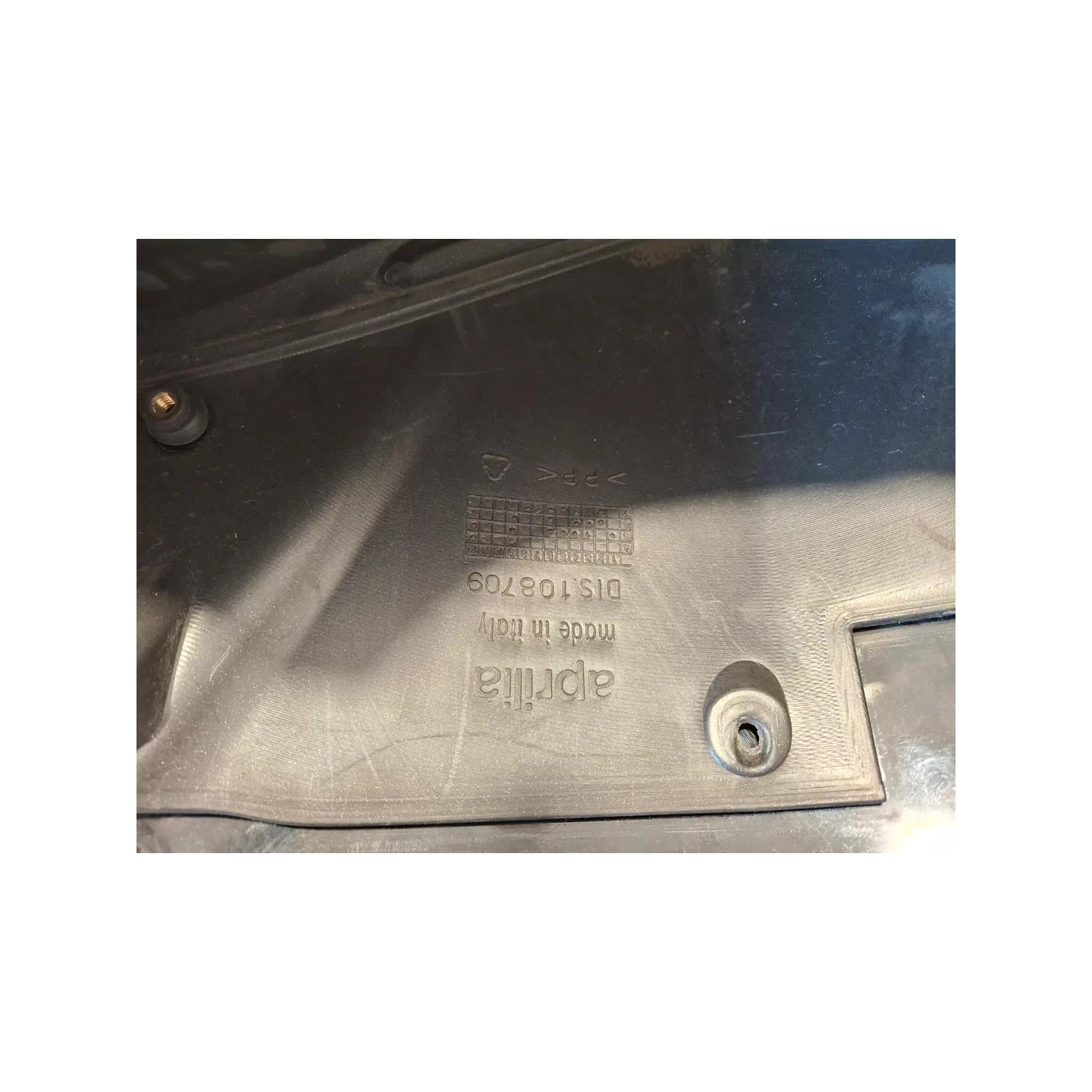 Copertura anteriore morsetti manubrio Aprilia SR 50 (E2) (04-18)