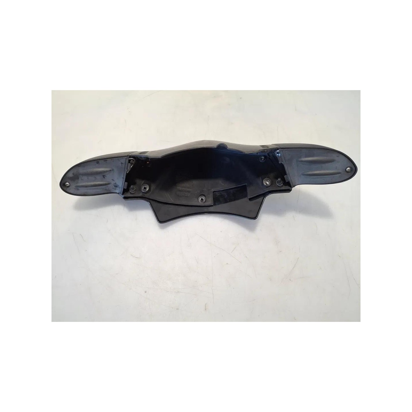 Copertura anteriore morsetti manubrio Aprilia SR 50 (E2) (04-18)